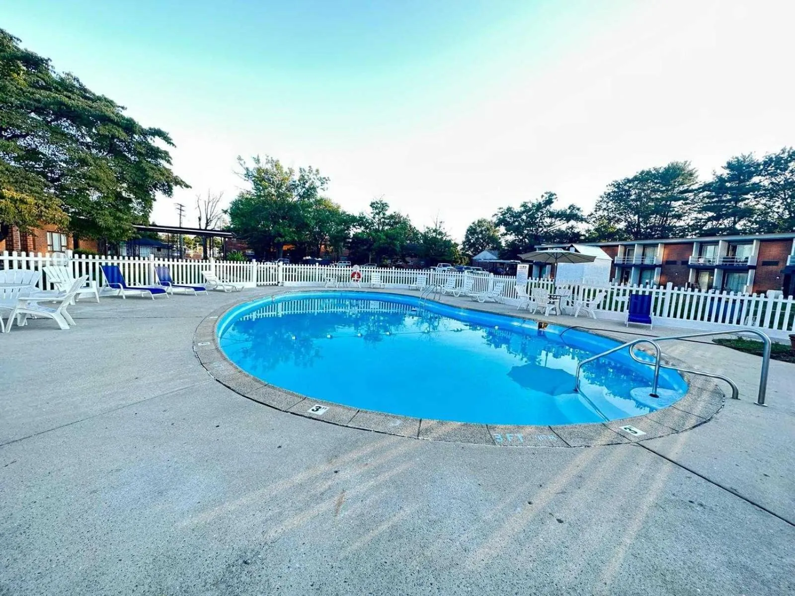 Swimming pool in Inn at Lebanon - Hershey & Manheim area