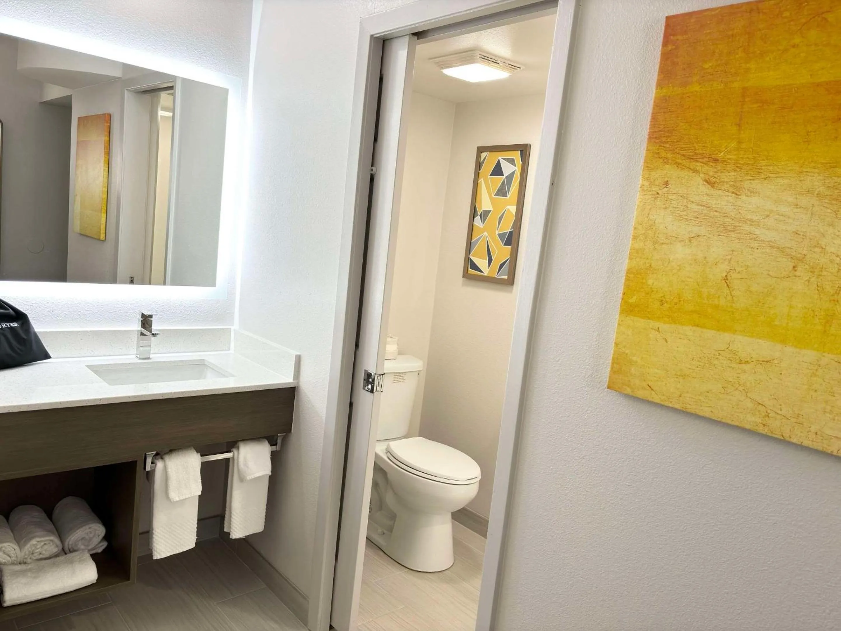 Bedroom in Comfort Inn Marietta-Atlanta near Ballpark-Galleria