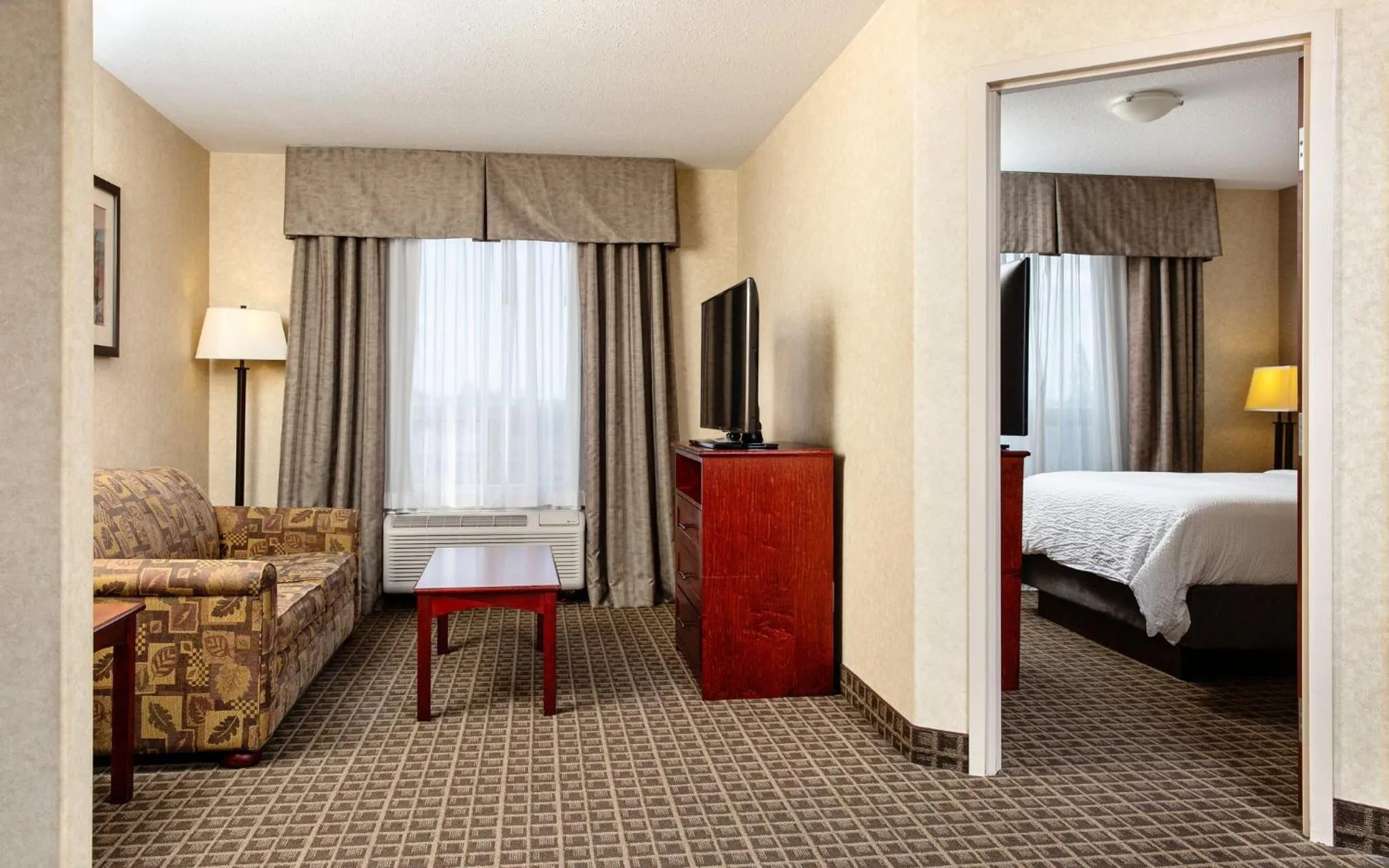 Photo of the whole room, Bed in Holiday Inn Express Edmonton North by IHG