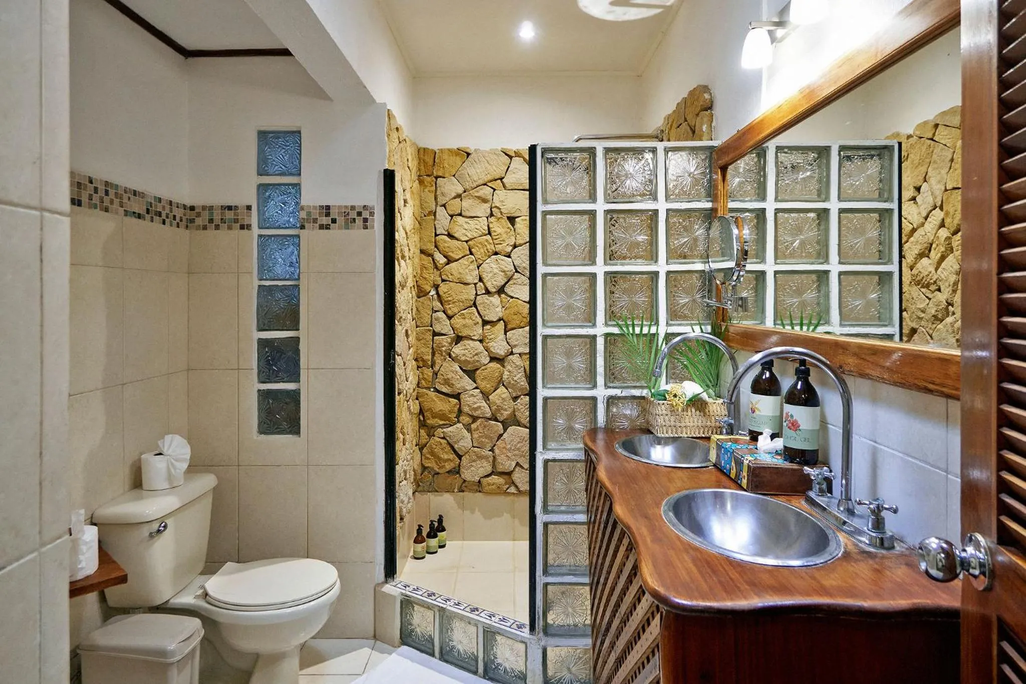 Hotel Tropico Latino