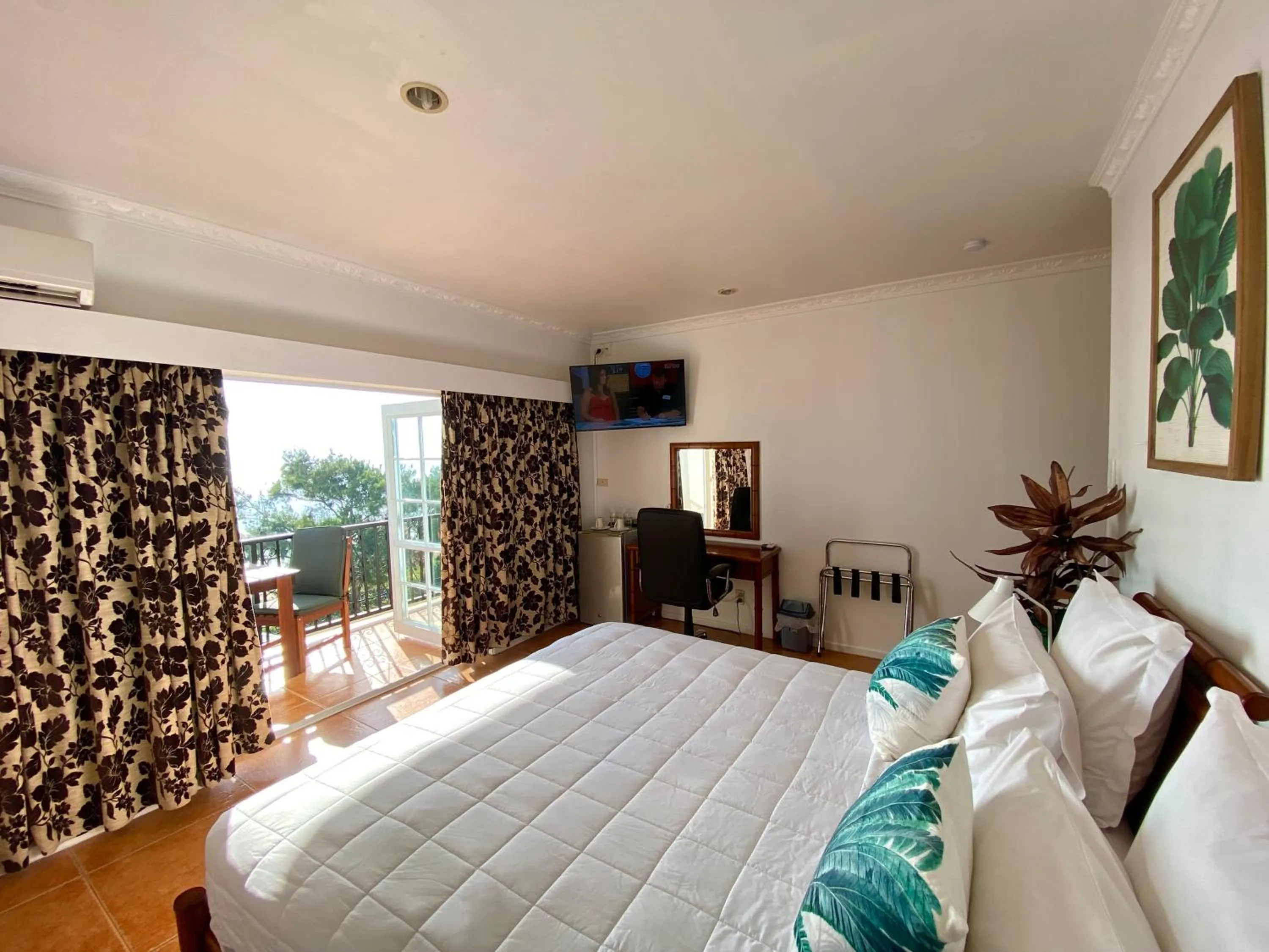 Bed in Little Italy Hotel