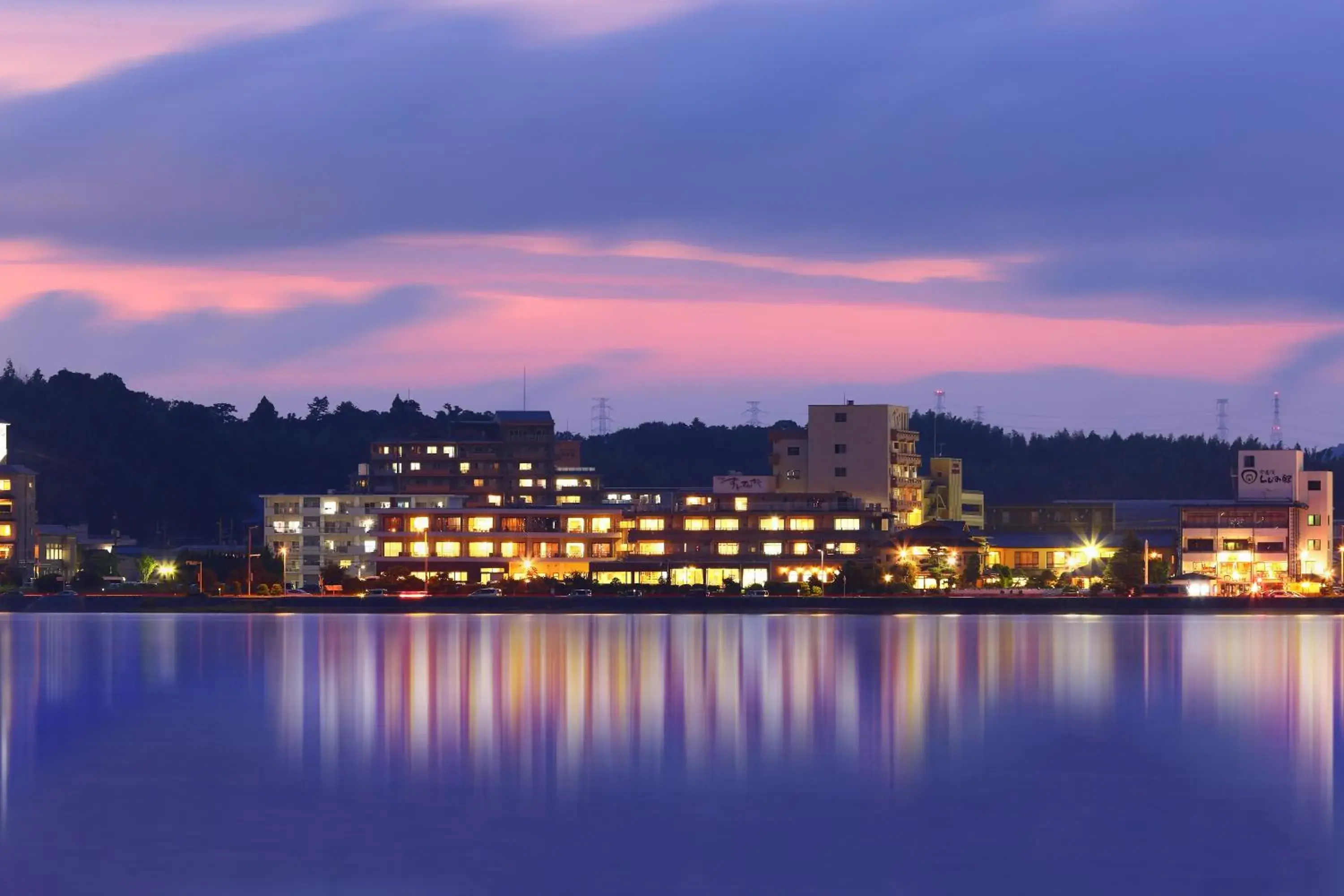 Property building in Ryokan Yukeikohan Suitenkaku Property building in Ryokan Yukeikohan Suitenkaku