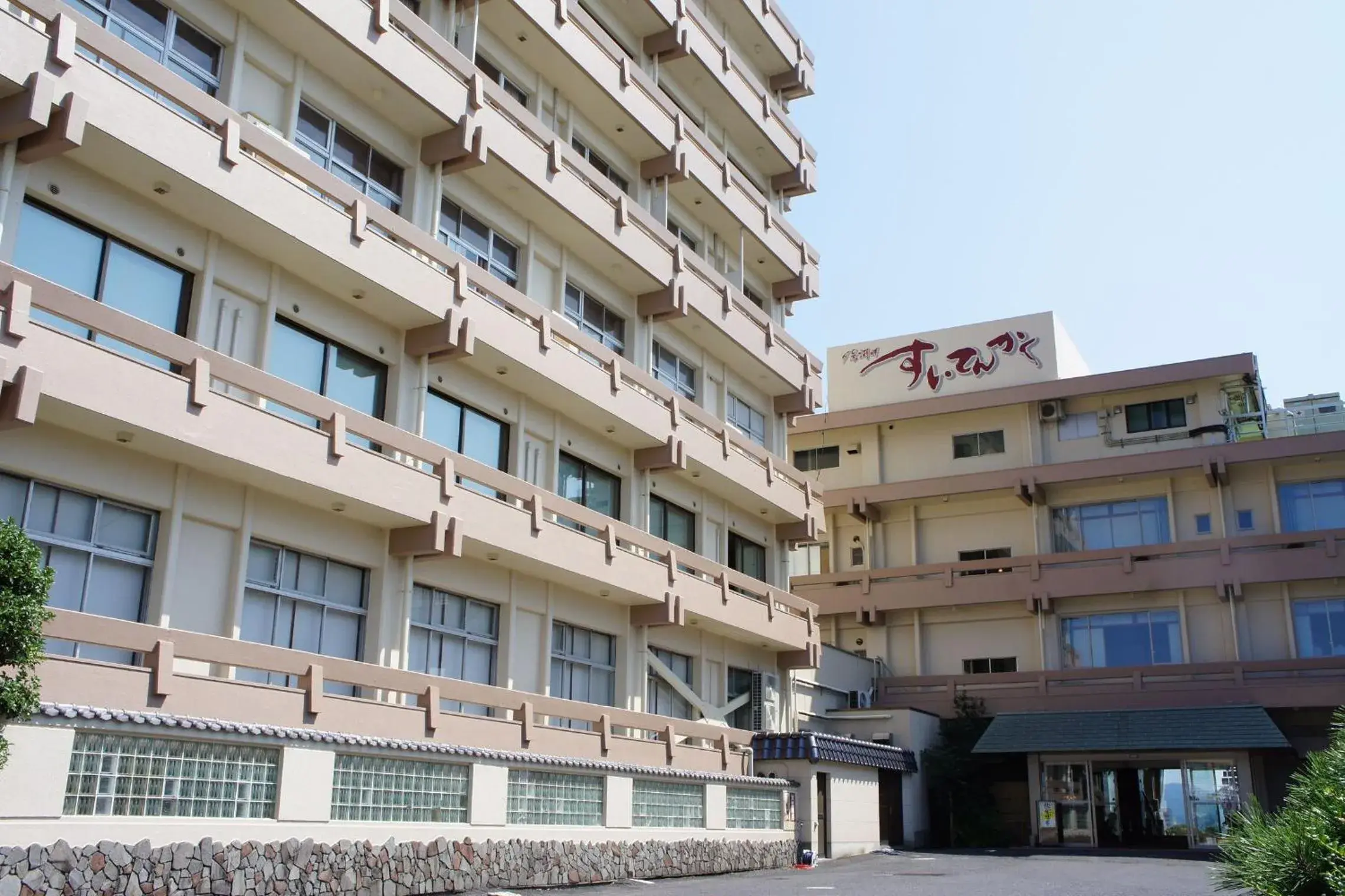 Facade/entrance in Ryokan Yukeikohan Suitenkaku Facade/entrance in Ryokan Yukeikohan Suitenkaku