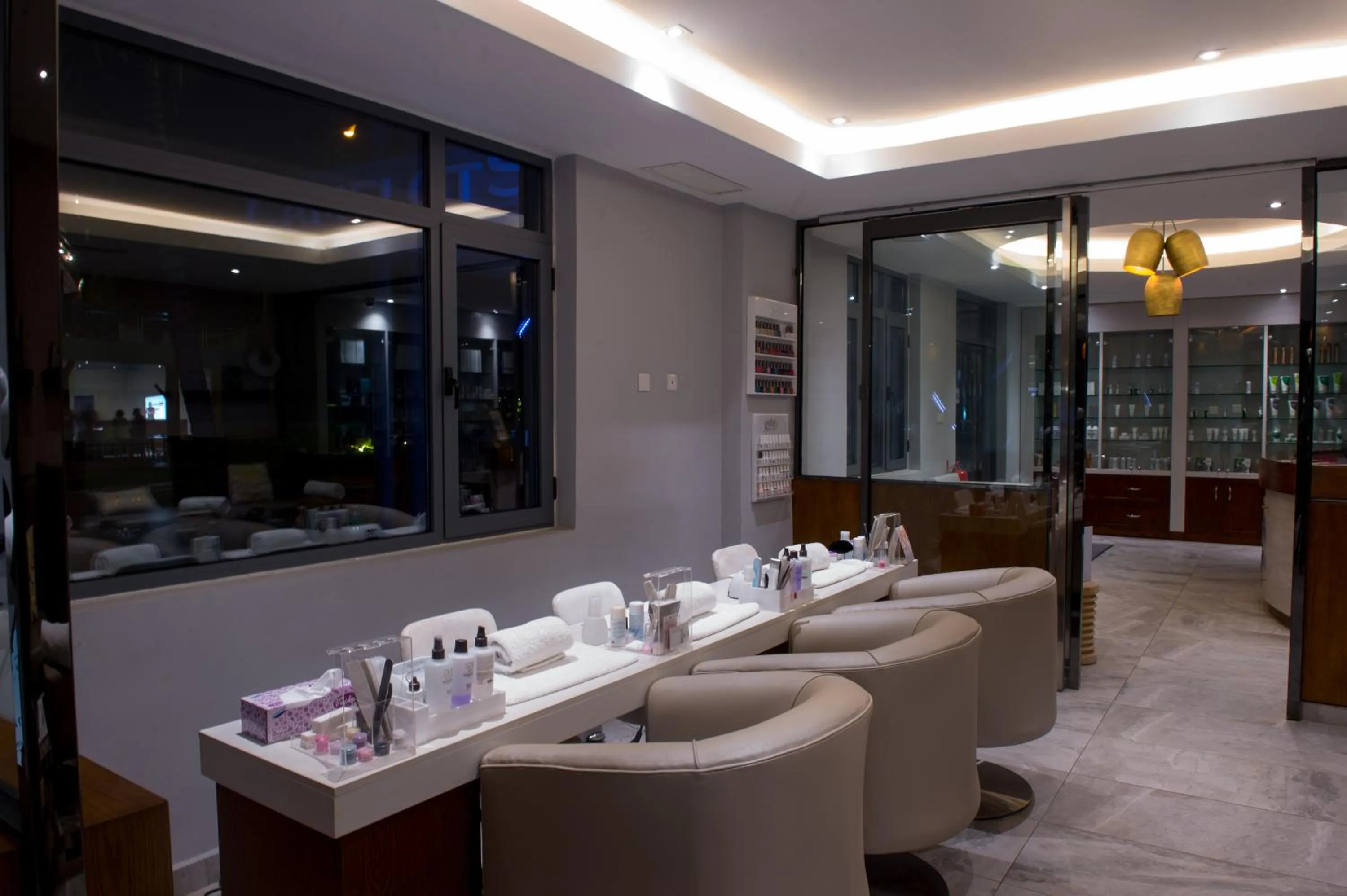 On-site shops in The Francis Hotel