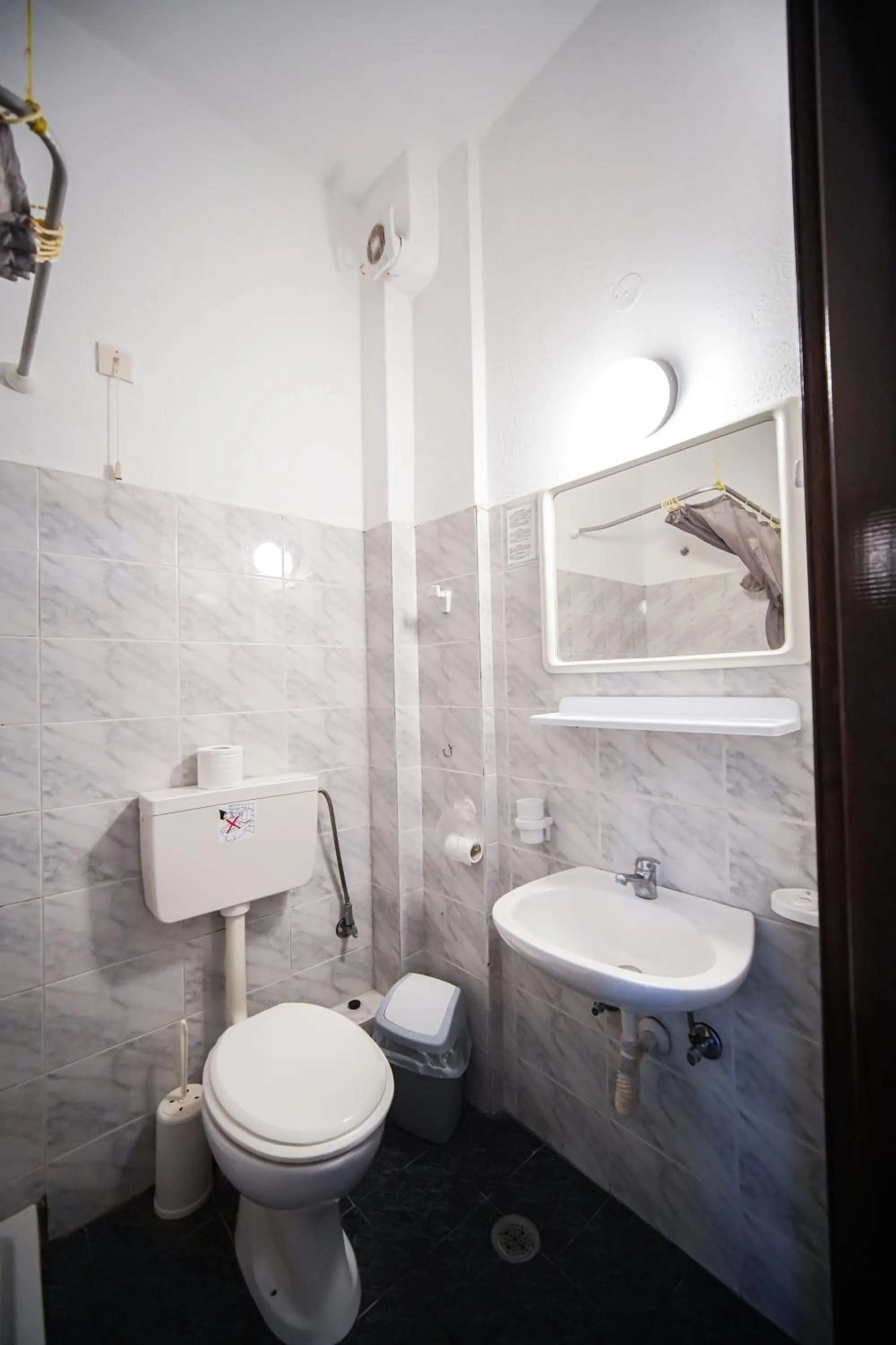 Shower in Hotel Hagiati