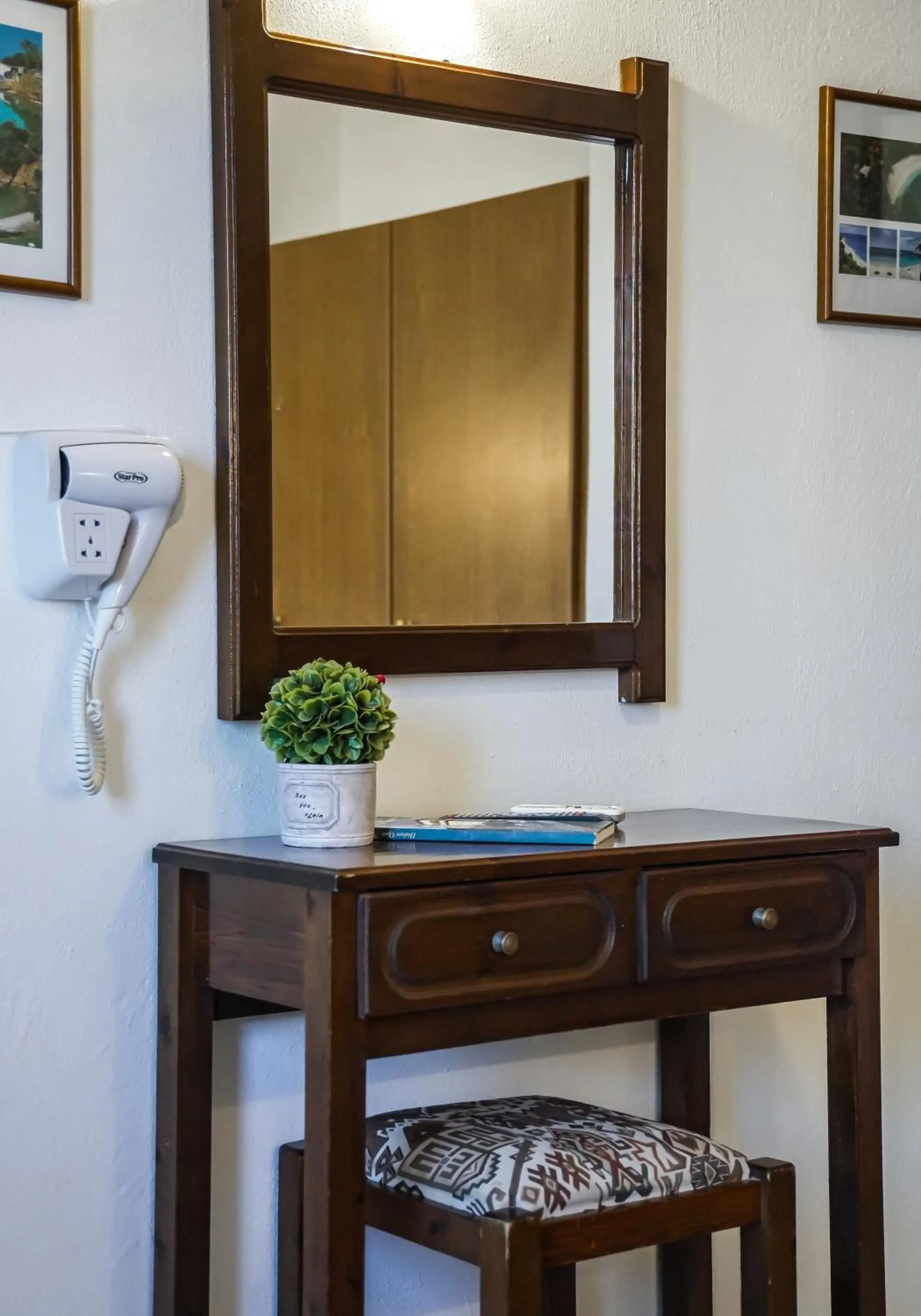 Photo of the whole room in Hotel Hagiati