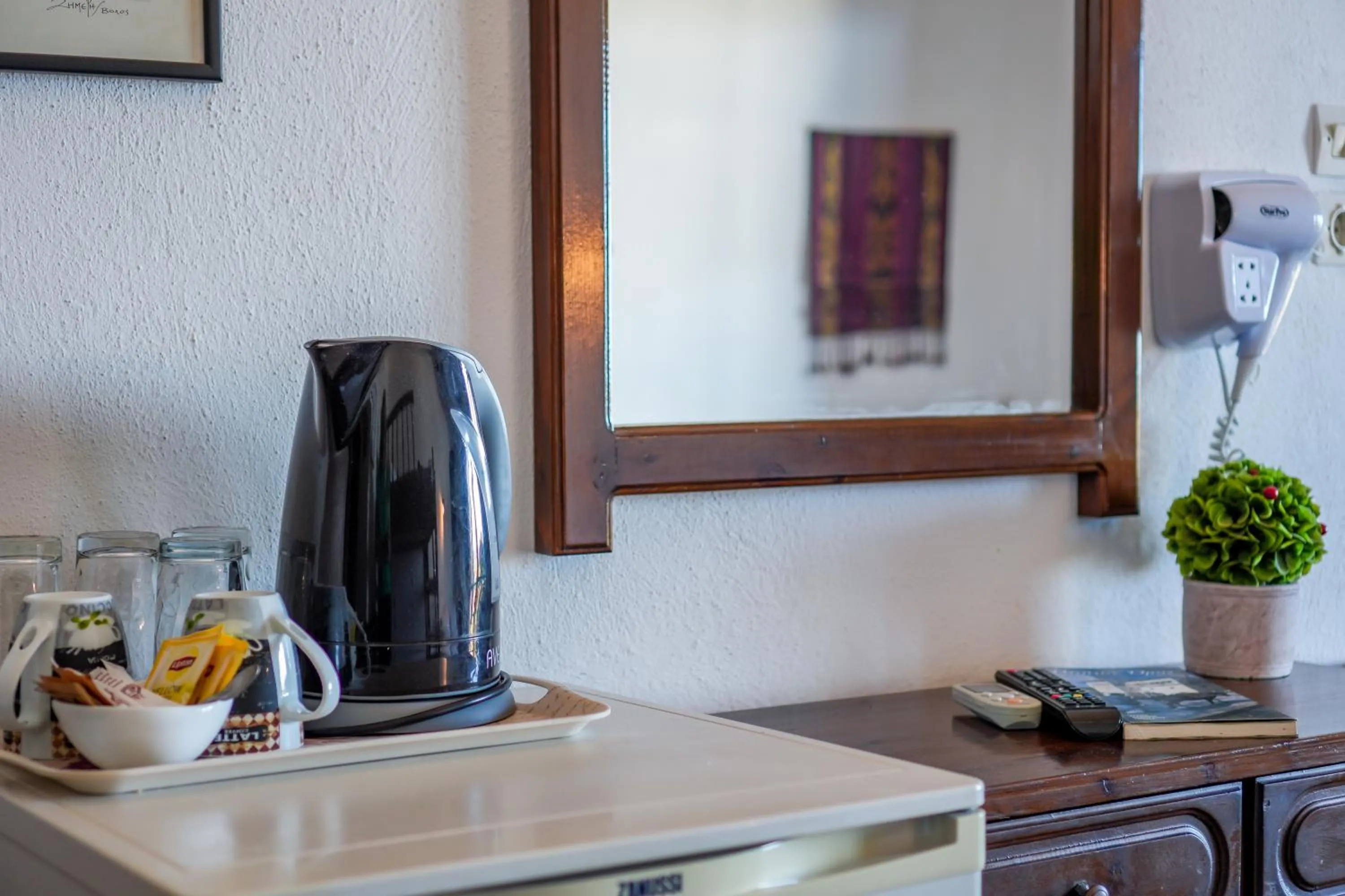 Coffee/tea facilities in Hotel Hagiati