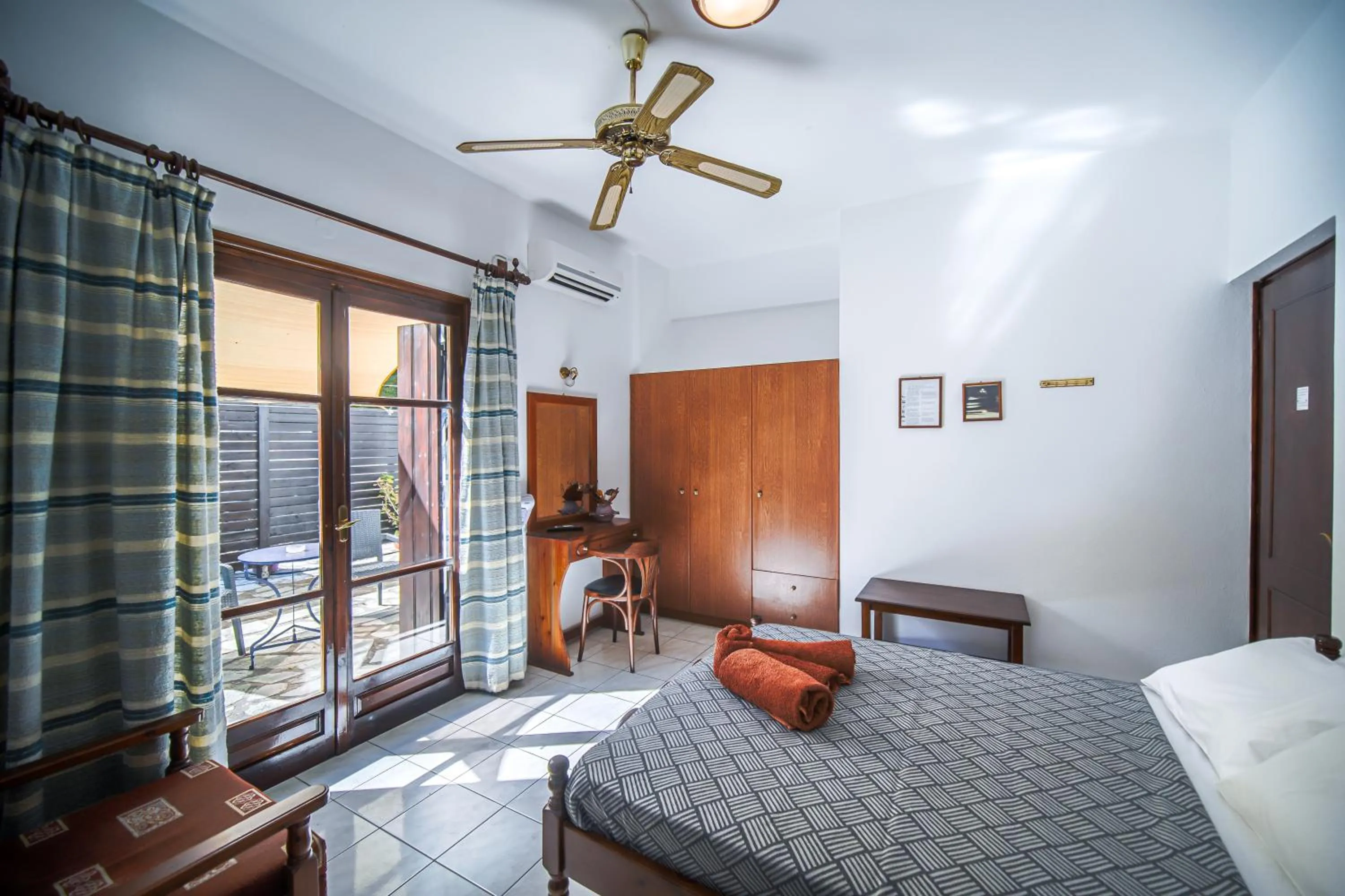 Bed in Hotel Hagiati