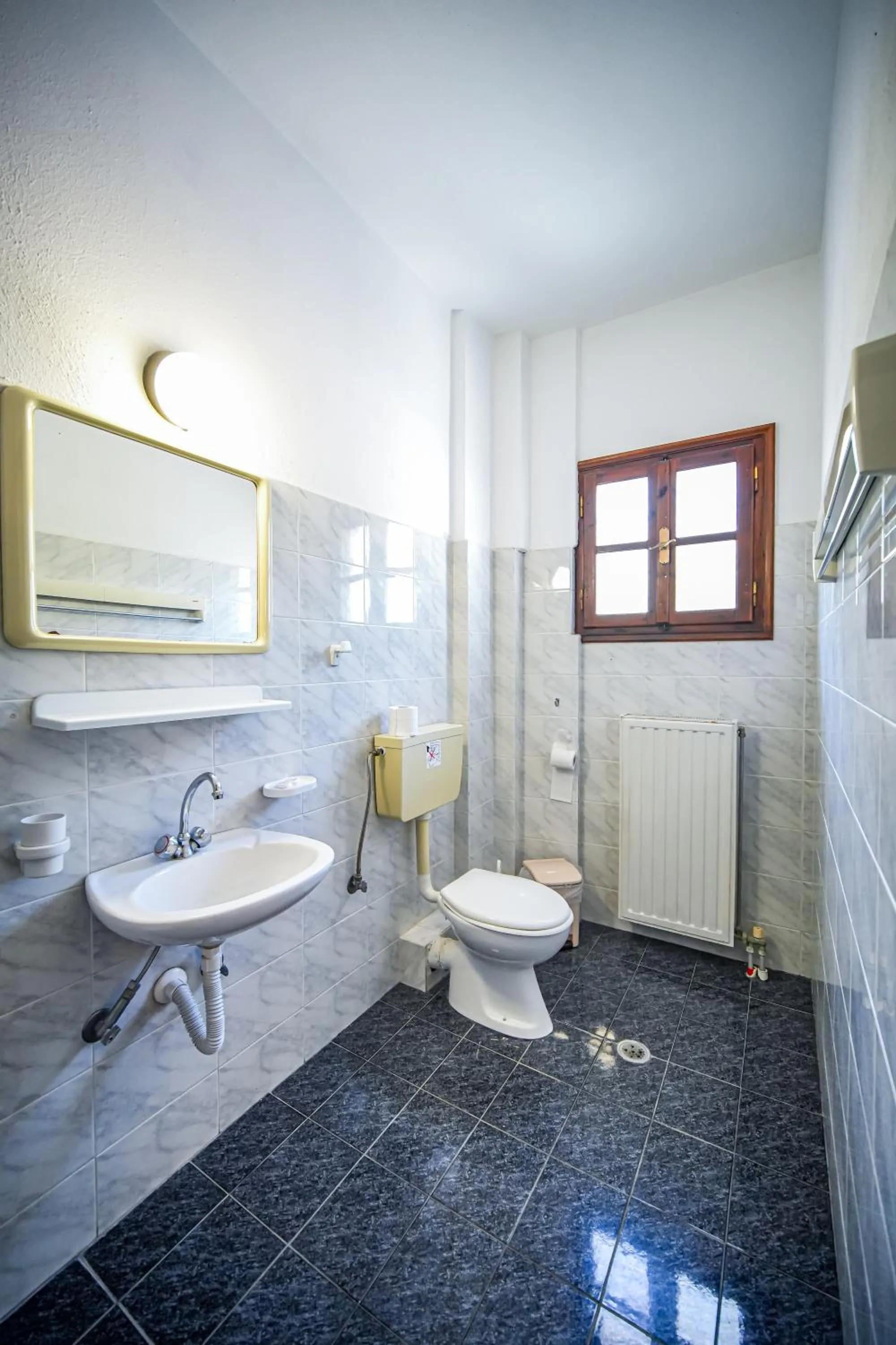 Shower in Hotel Hagiati