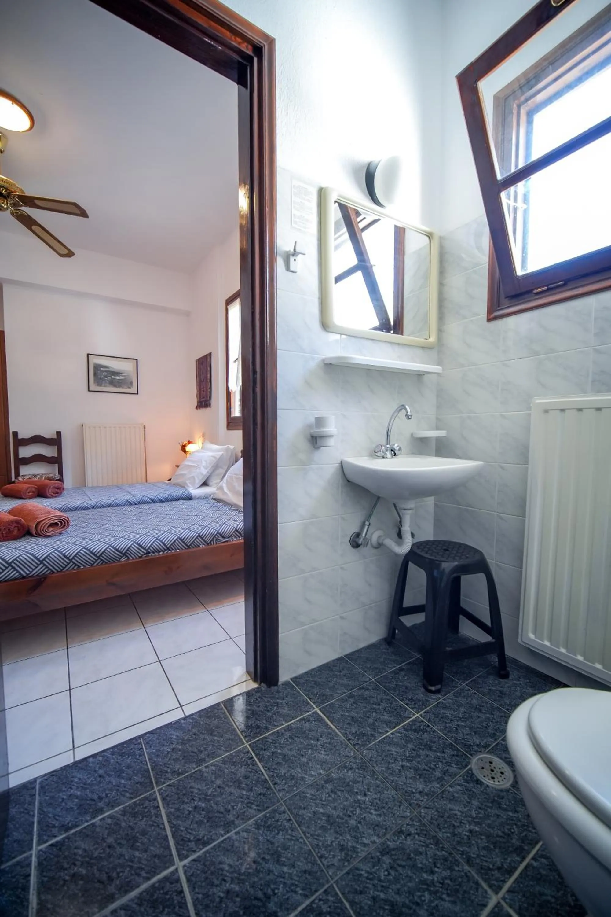 Shower, Bed in Hotel Hagiati