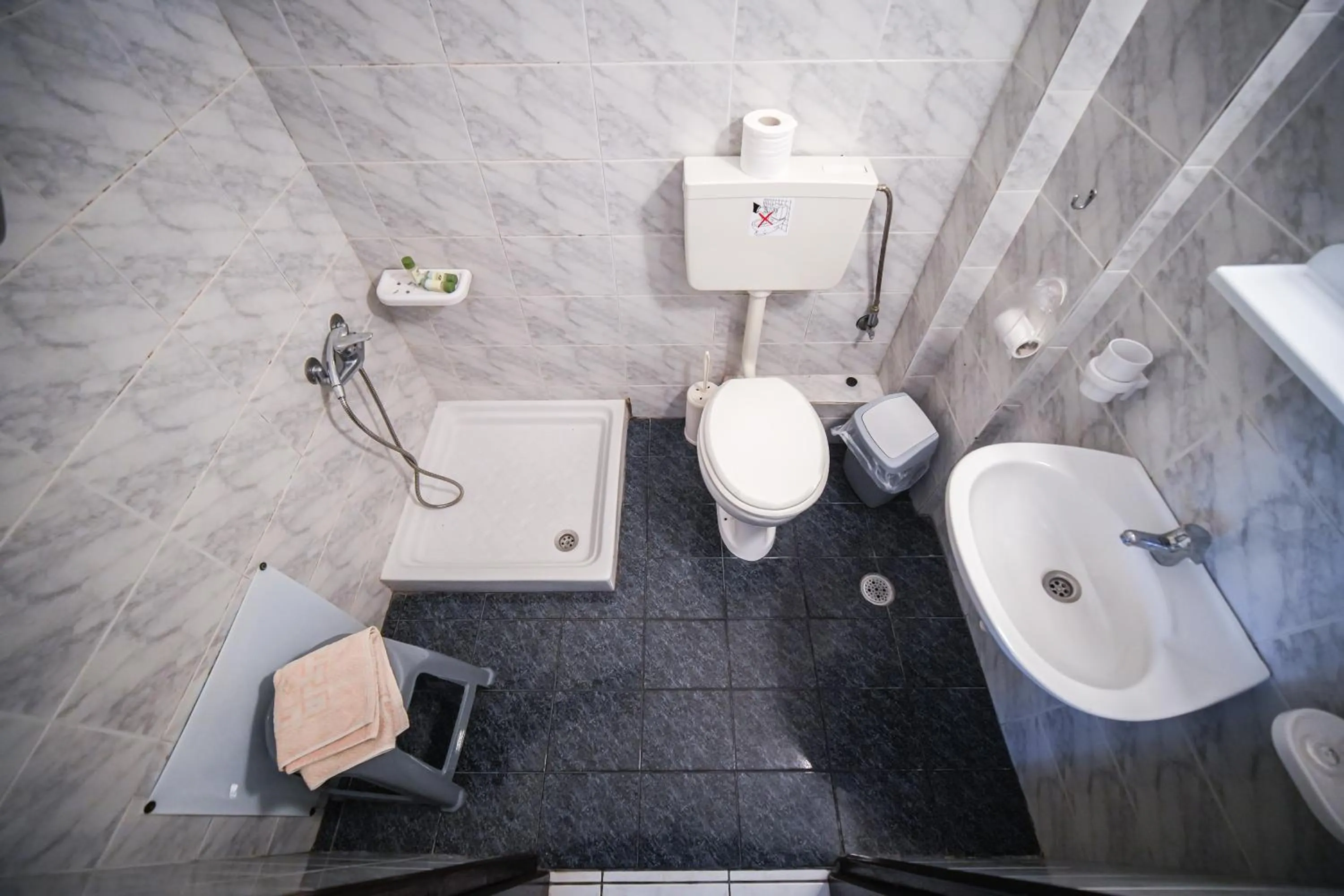 Shower in Hotel Hagiati