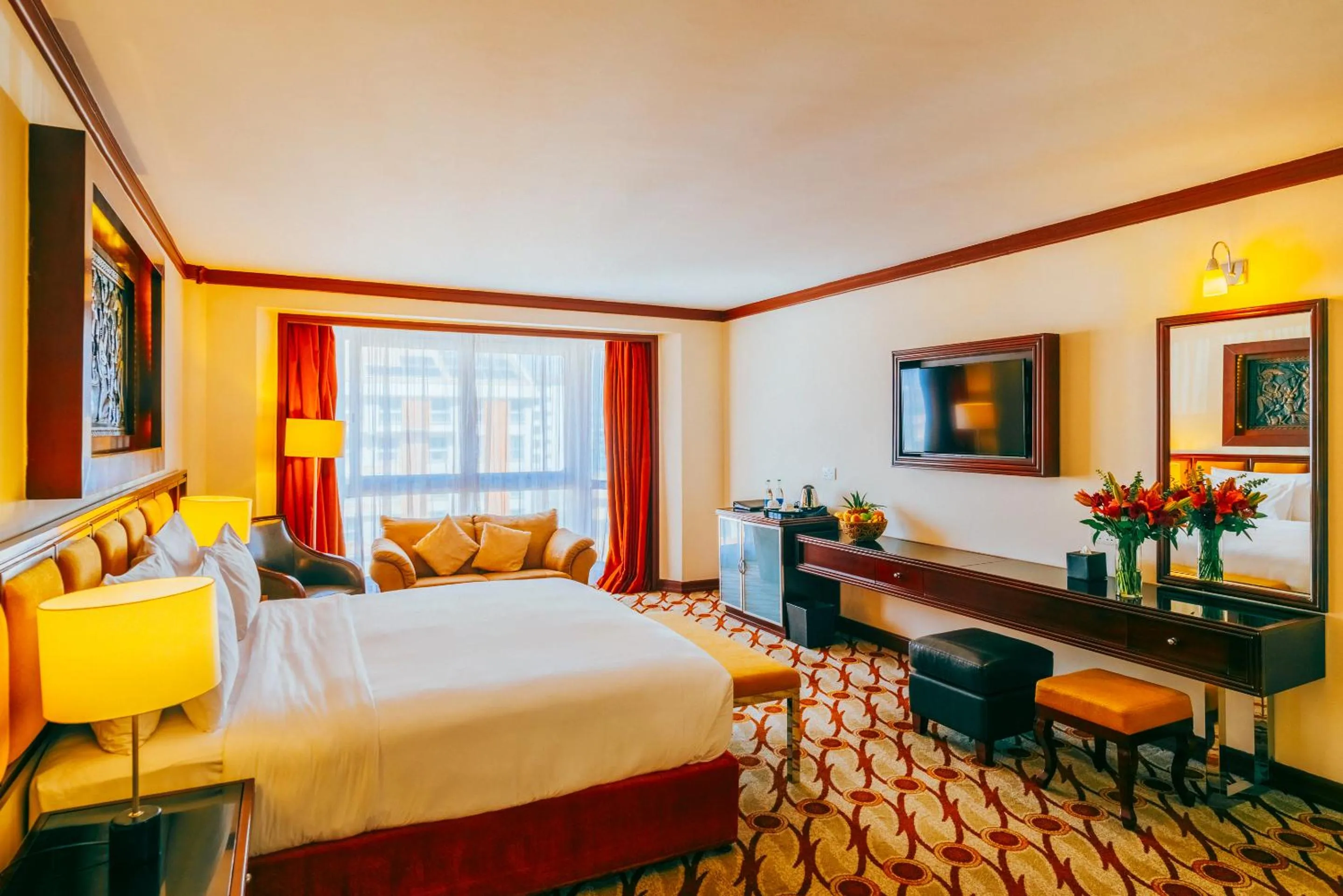 Pool view, Bed in Mövenpick Hotel & Residences Nairobi