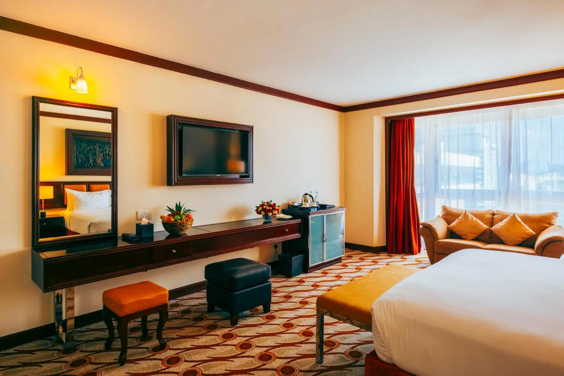 Pool view, Bed in Mövenpick Hotel & Residences Nairobi