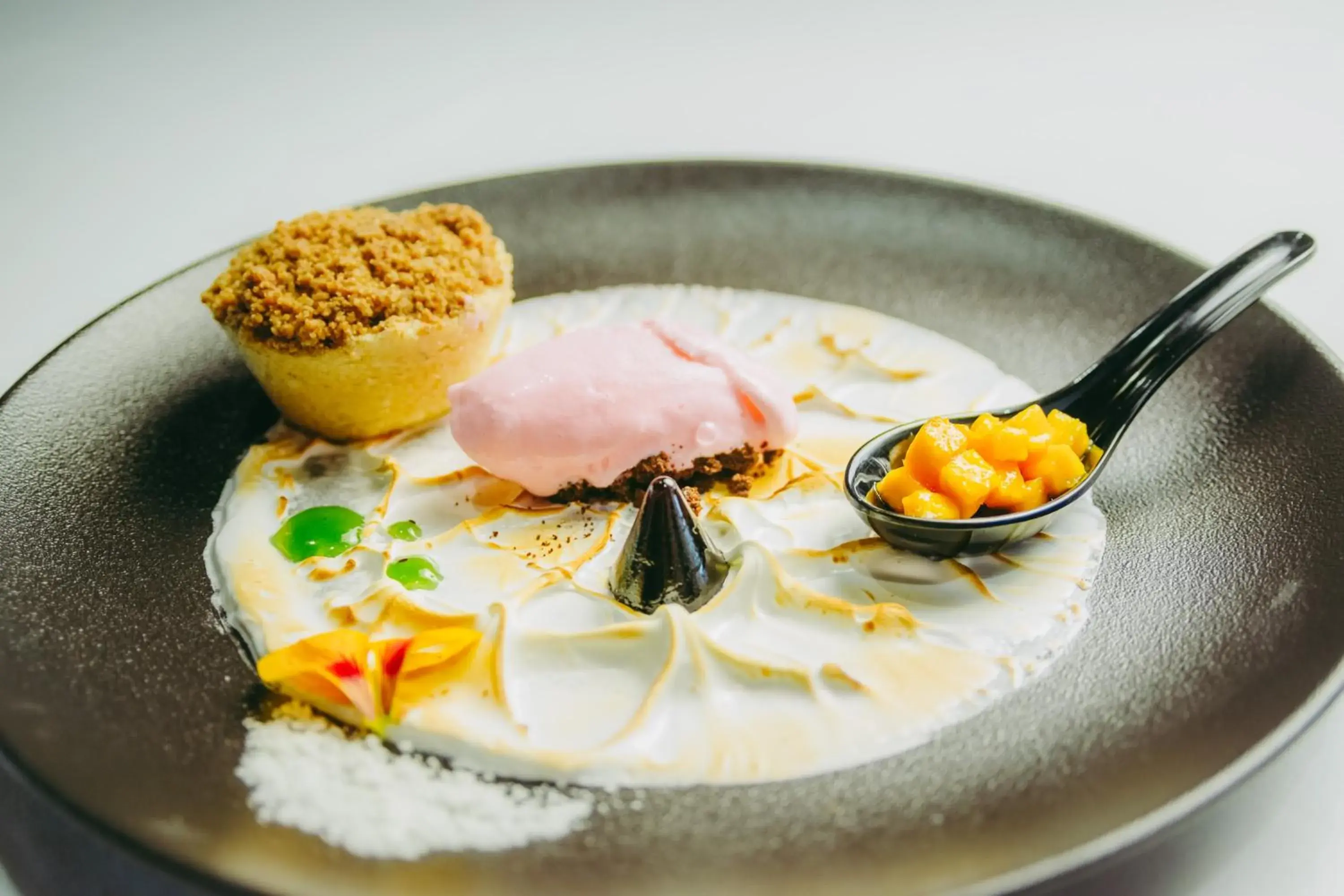 Restaurant/places to eat in Mövenpick Hotel & Residences Nairobi Restaurant/places to eat in Mövenpick Hotel & Residences Nairobi