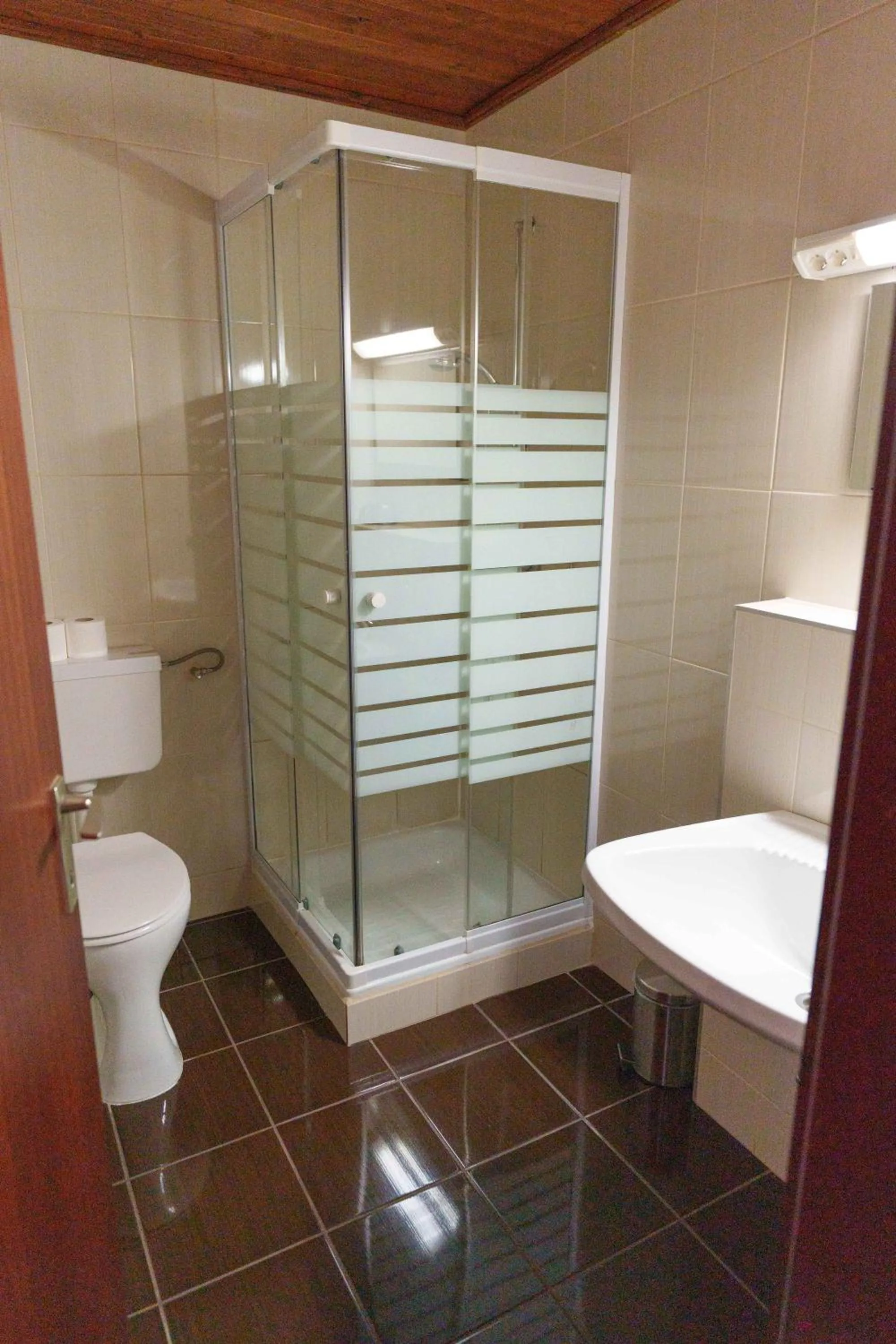 Shower in Pension Tilly