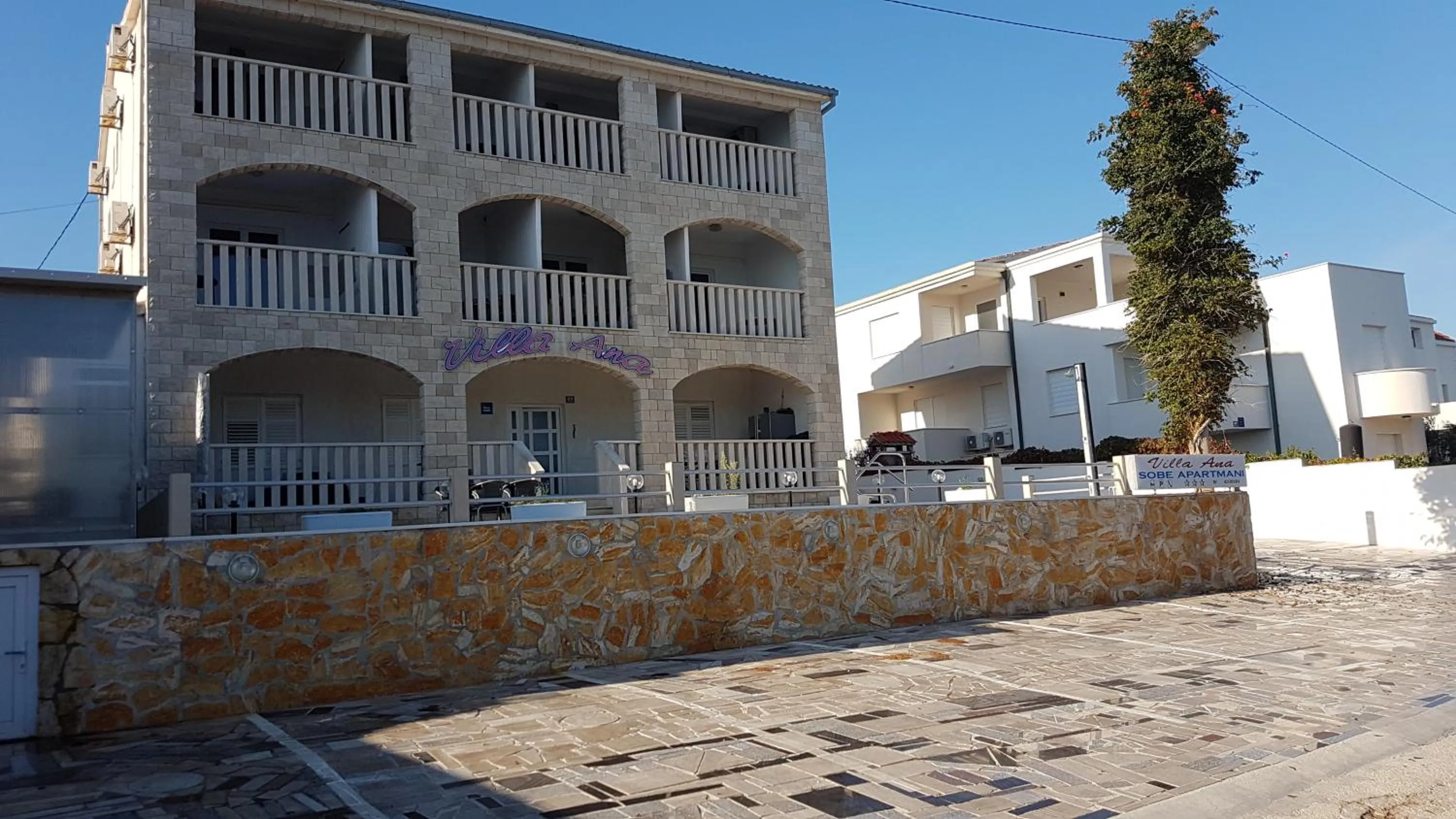 Property building in Villa Ana