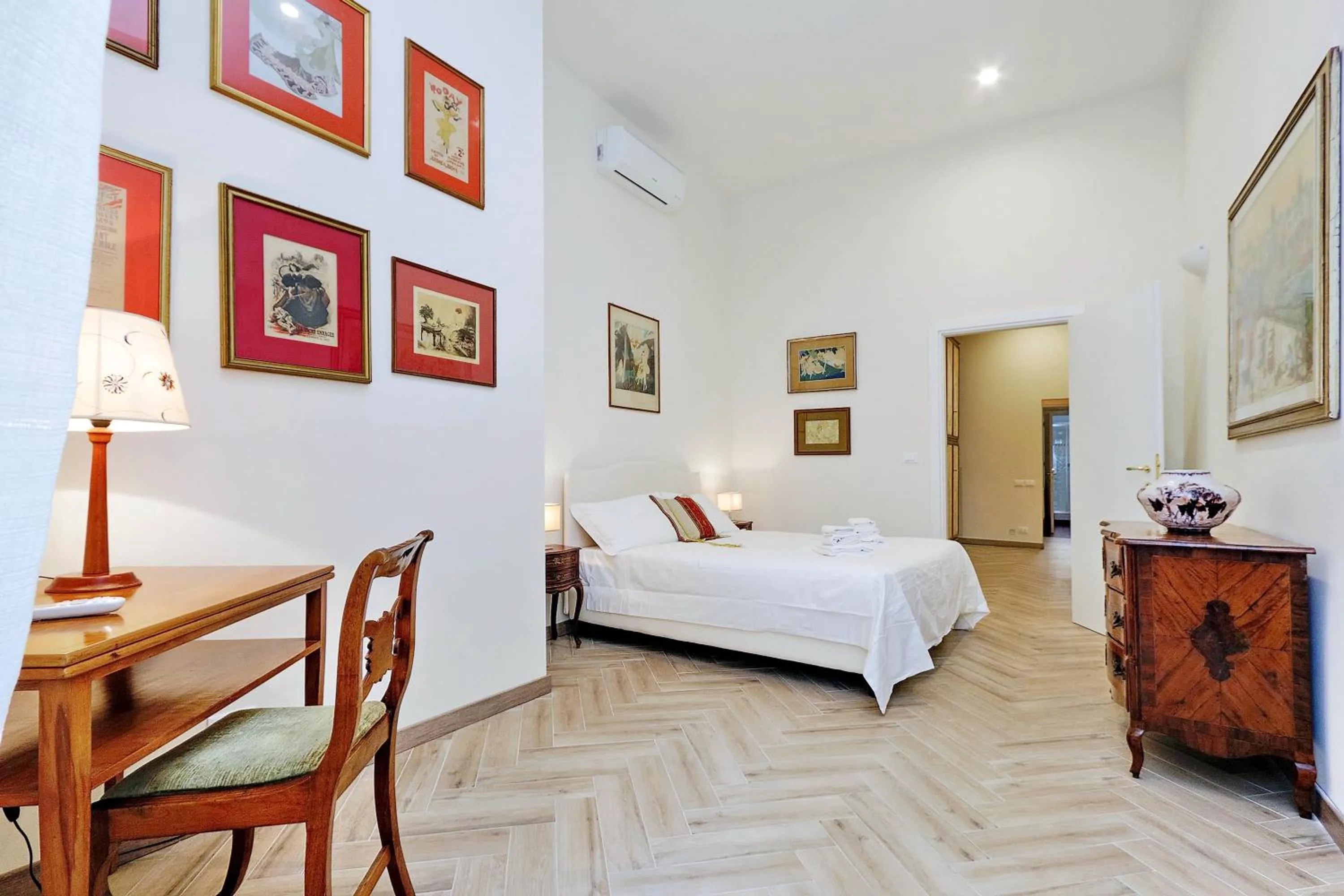 Bedroom, Bed in Sistina 2