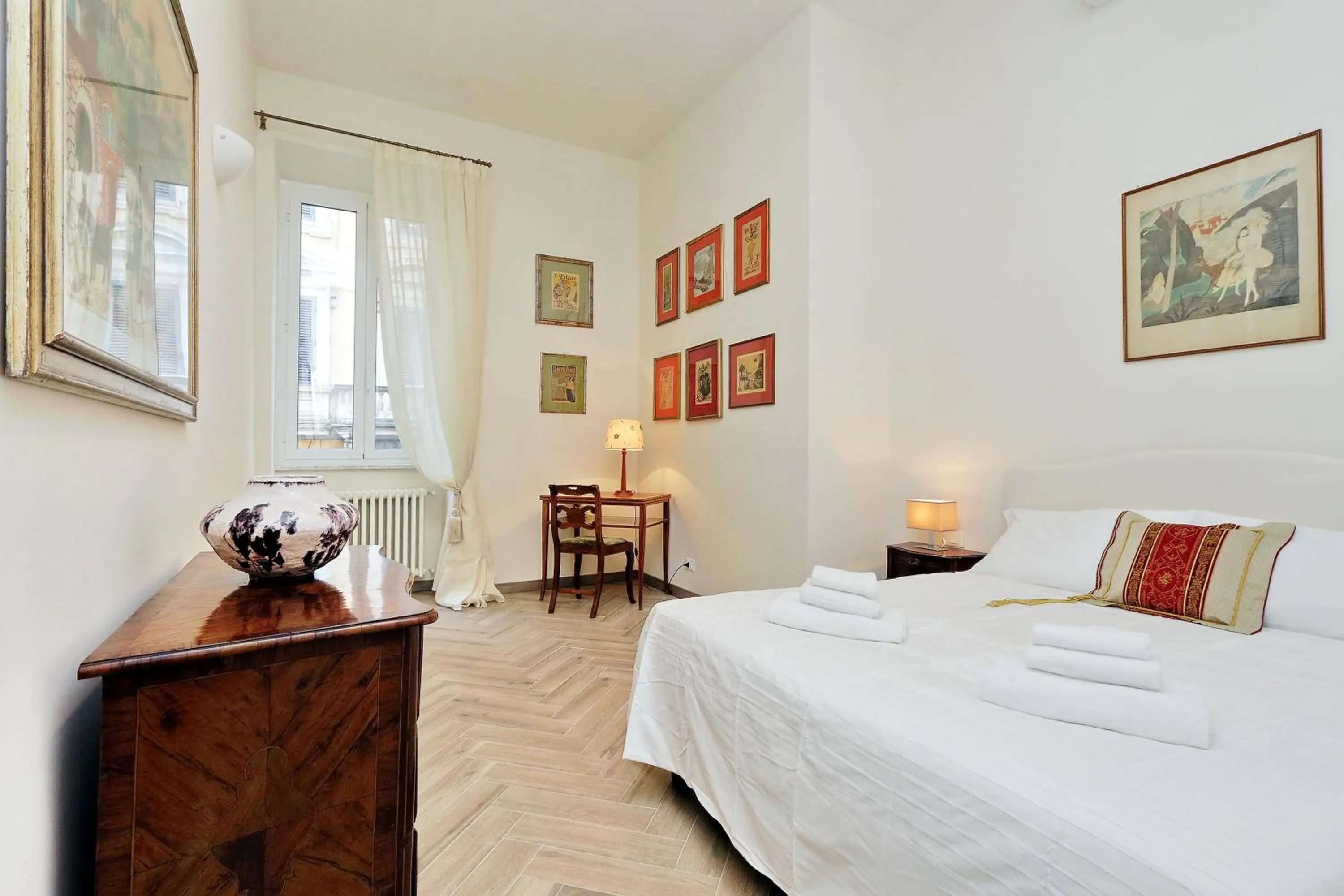 Bedroom, Bed in Sistina 2