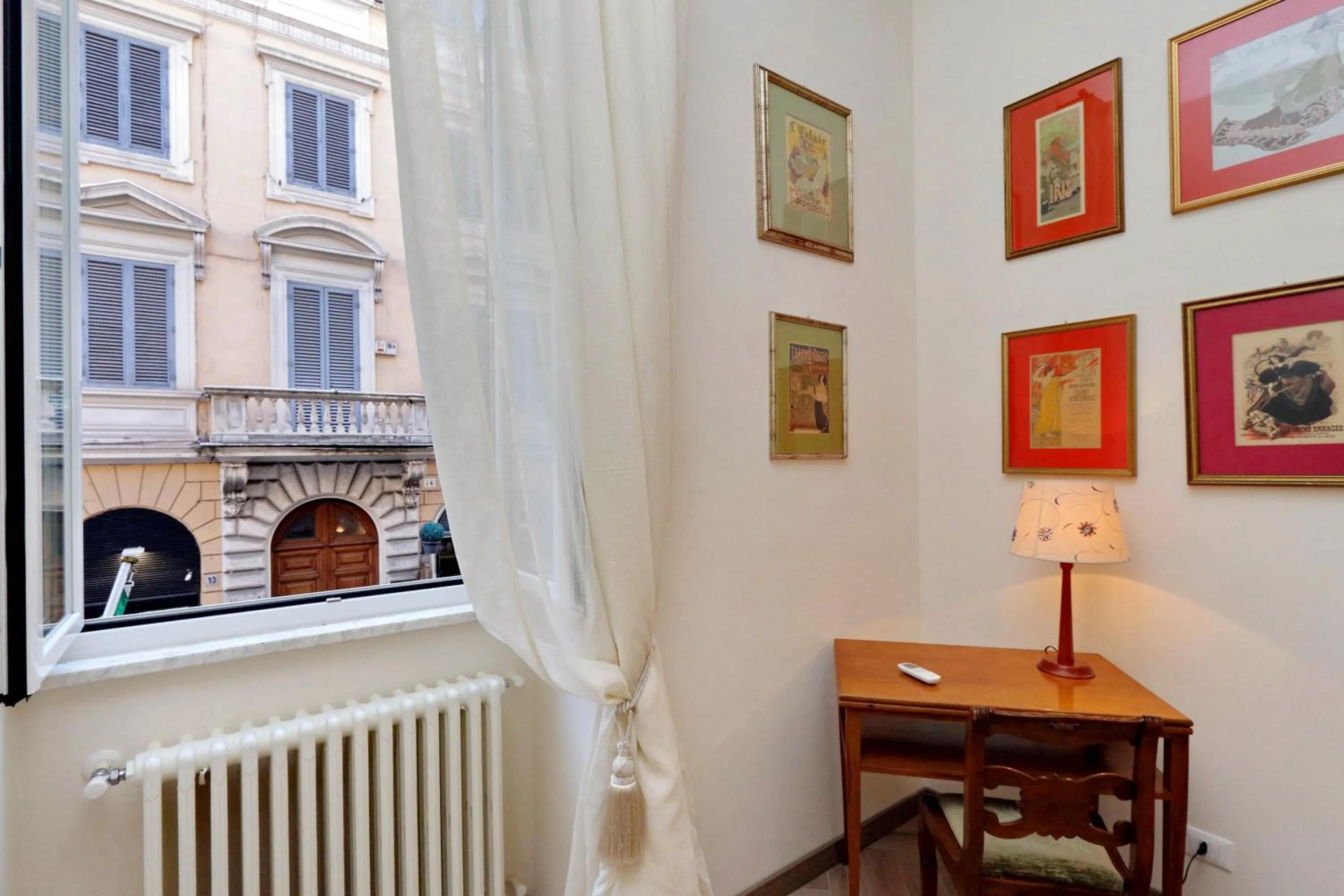 Bedroom in Sistina 2