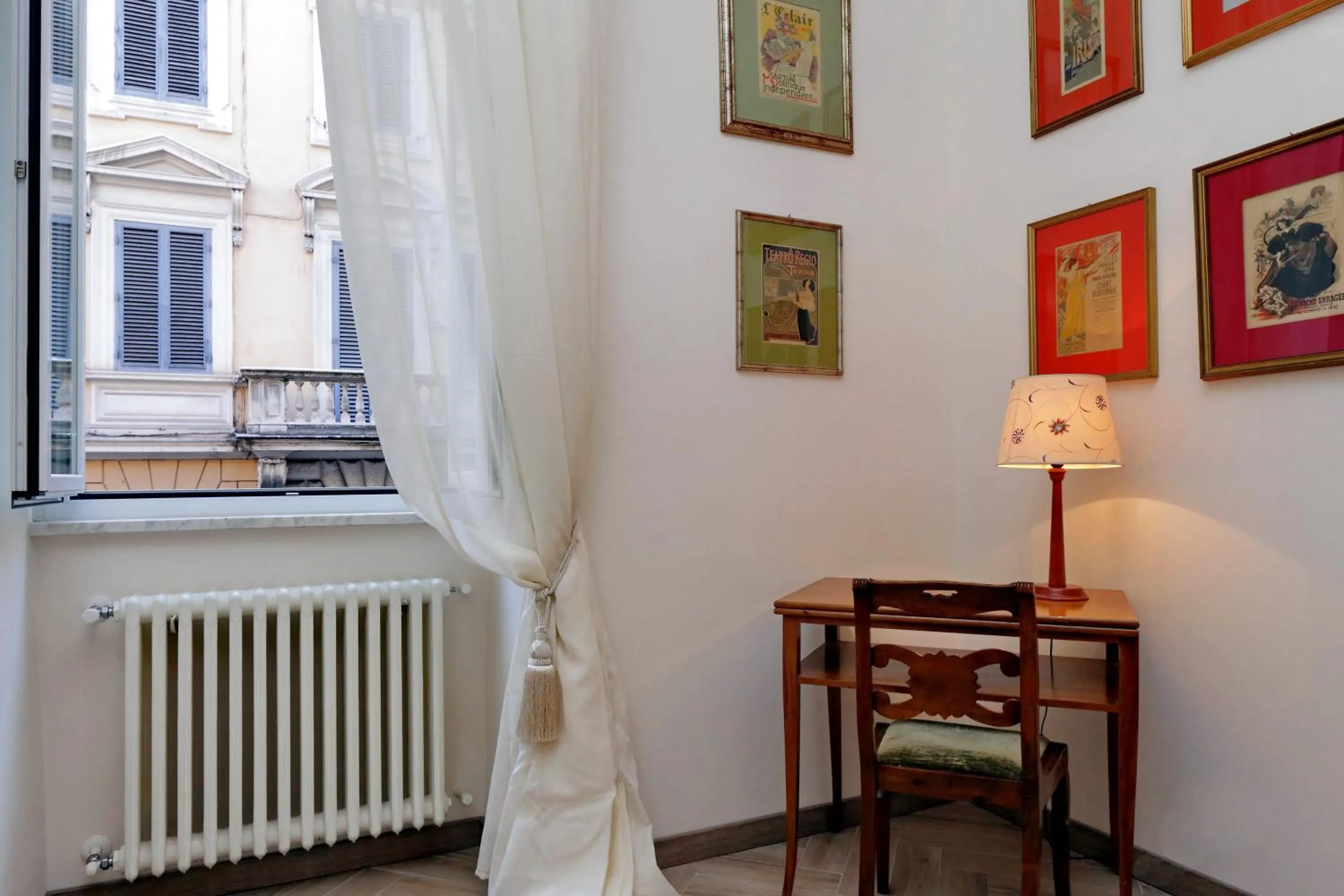 Bedroom in Sistina 2