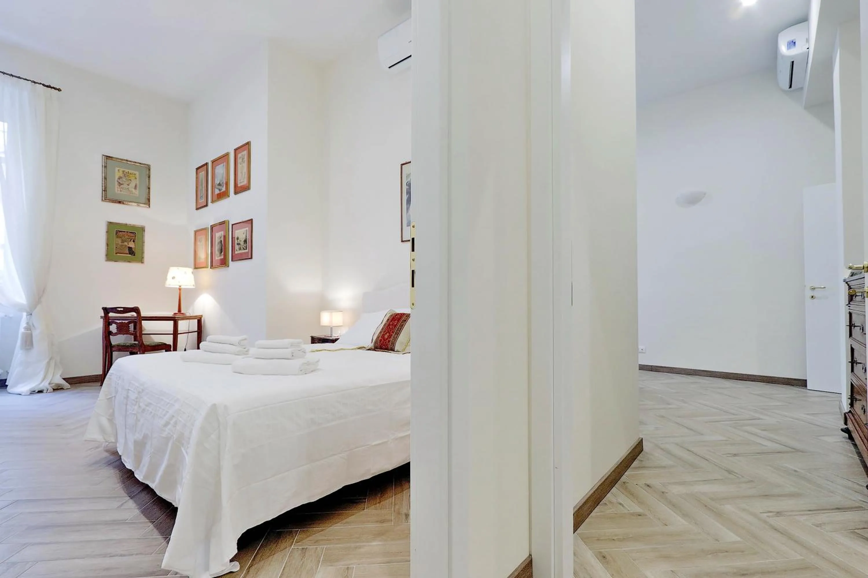 Bedroom, Bed in Sistina 2