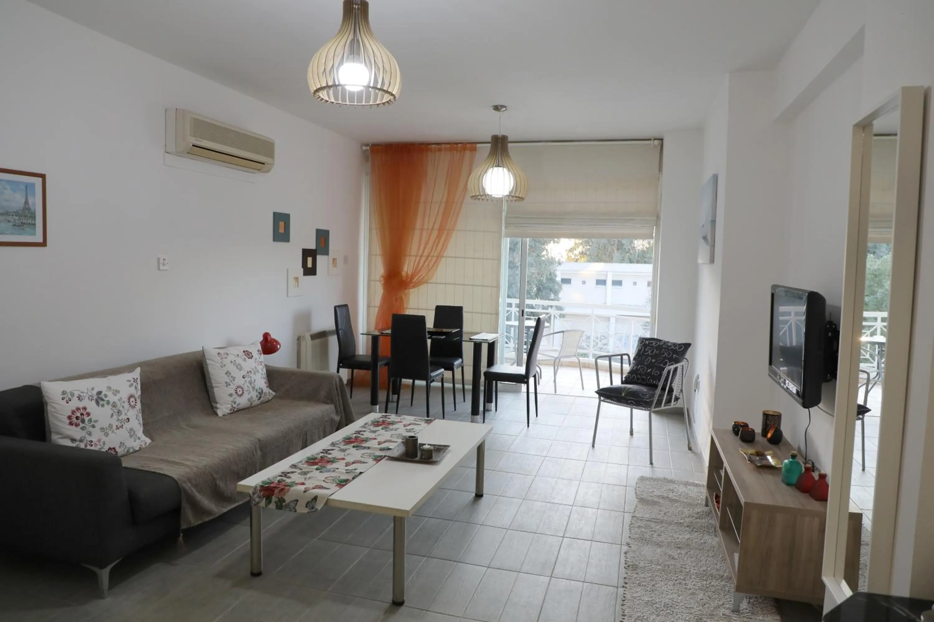Living room in Bianco E U Apartment
