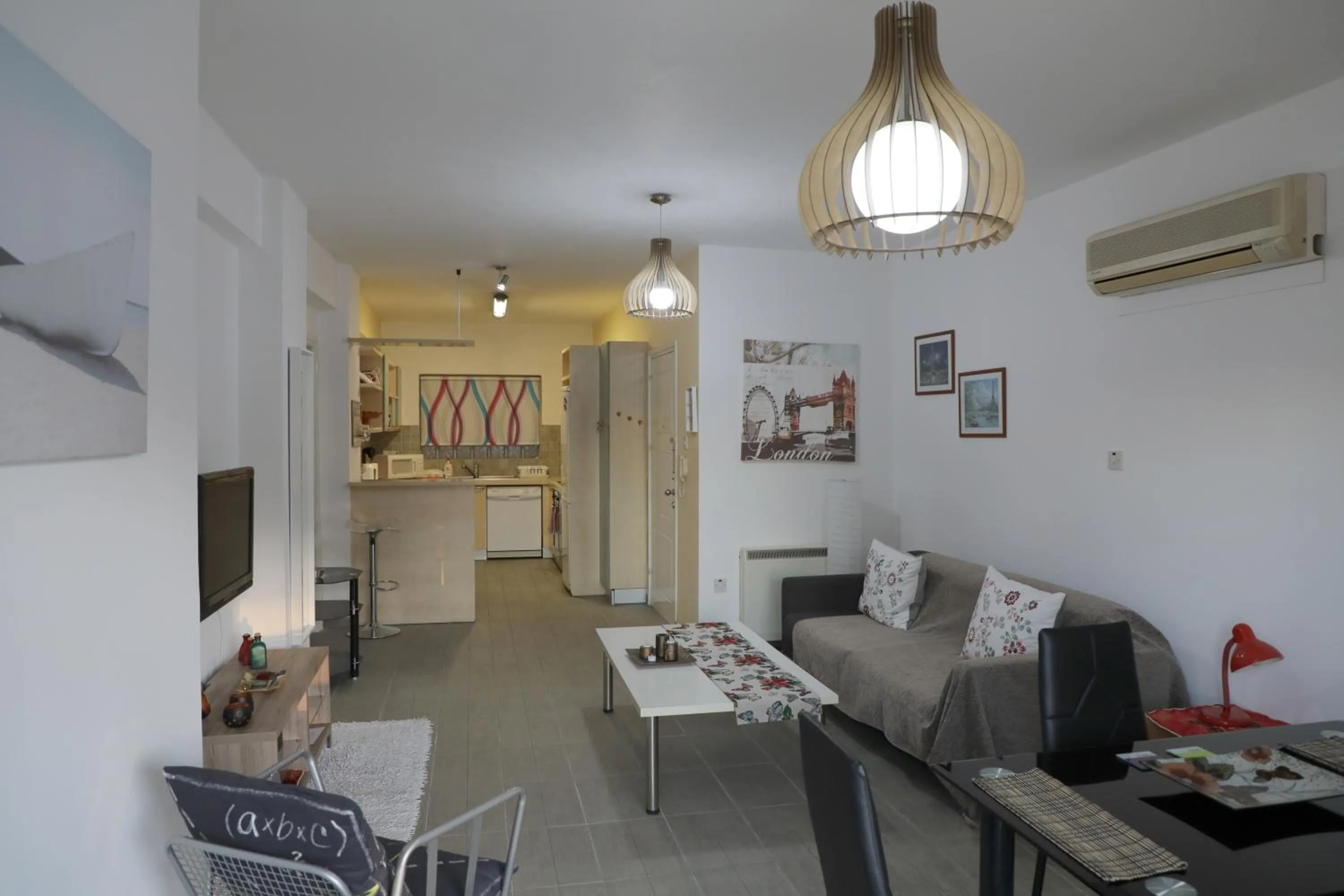 Living room in Bianco E U Apartment