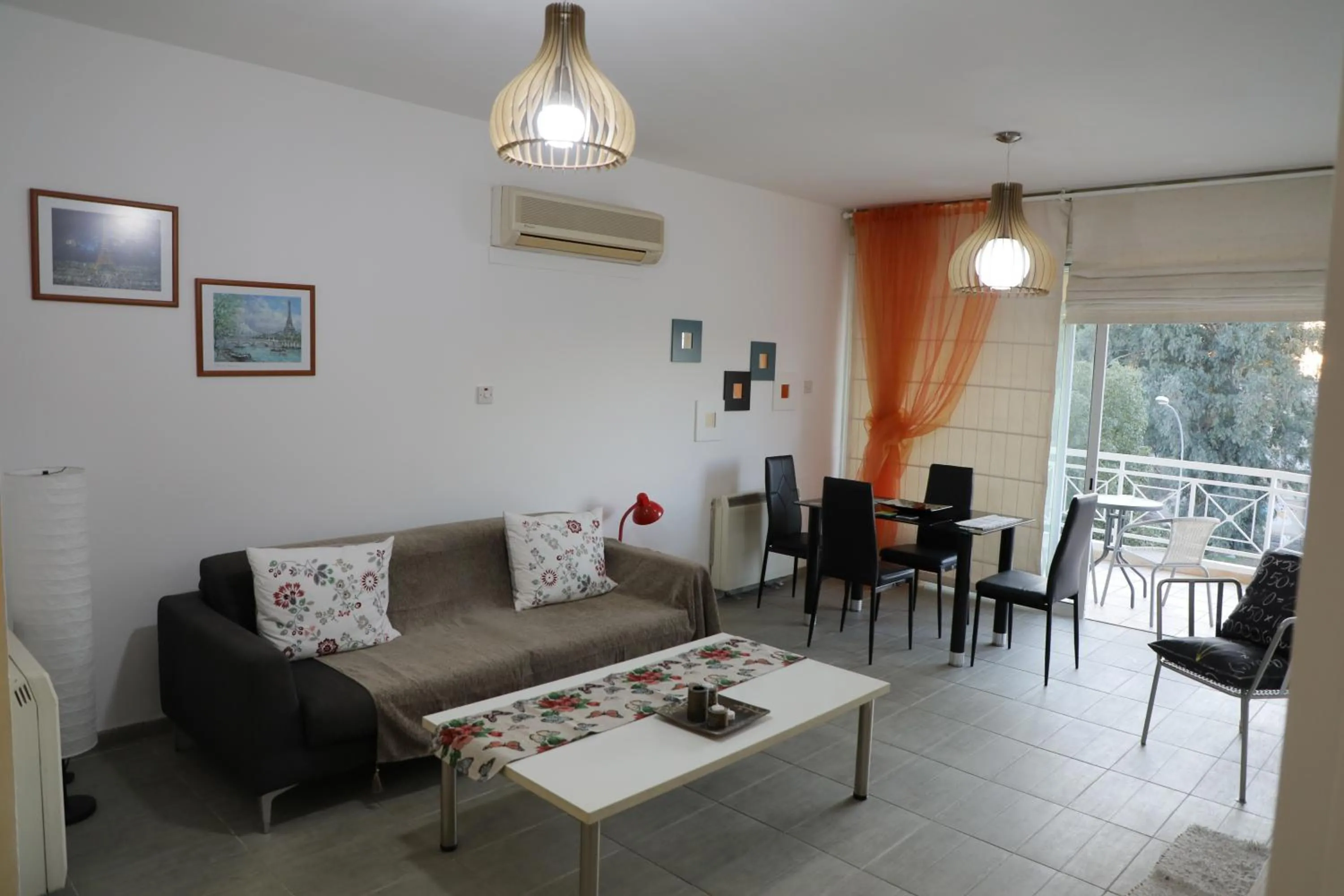 Living room in Bianco E U Apartment