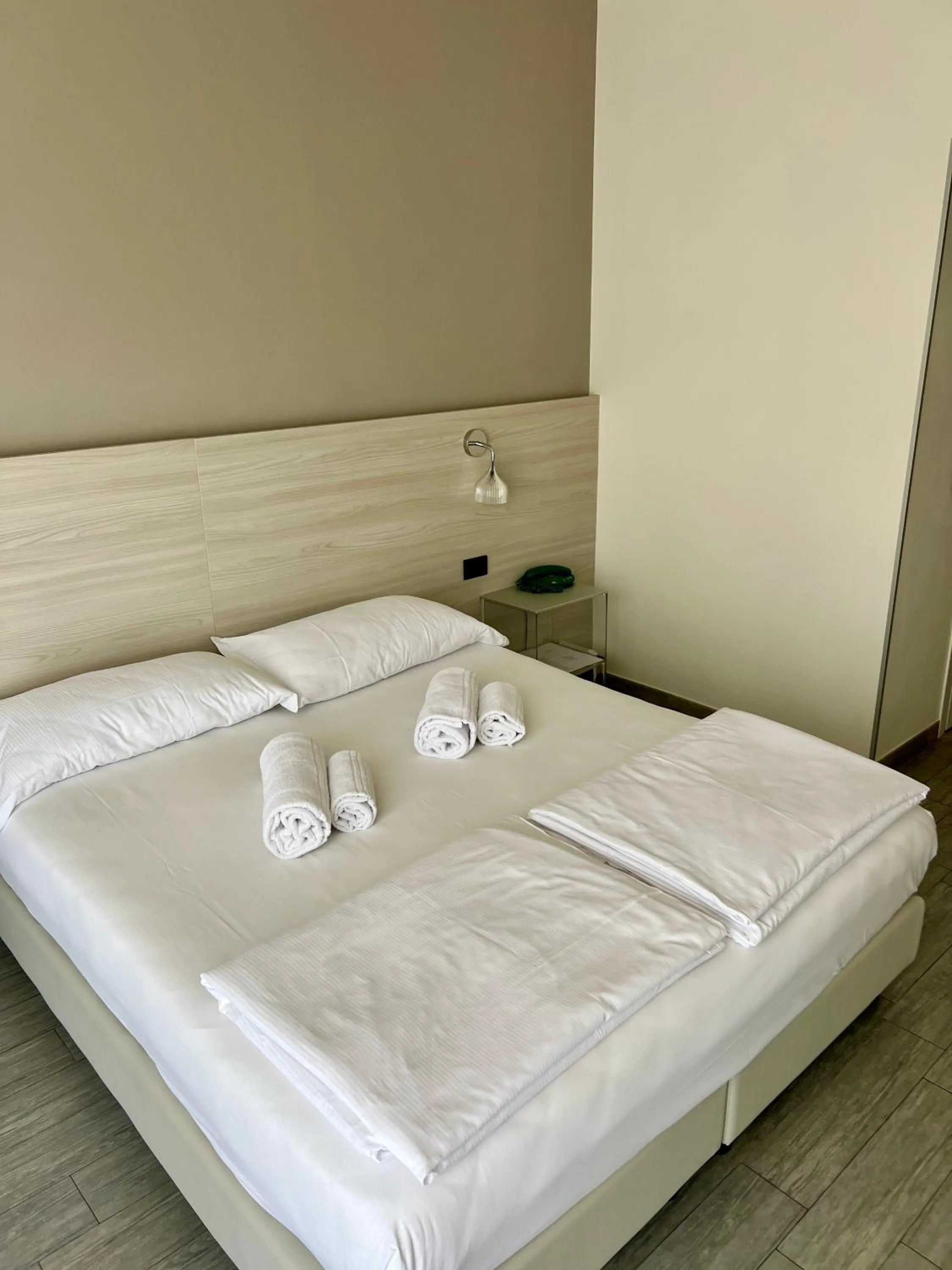 Bed in Hotel Astoria
