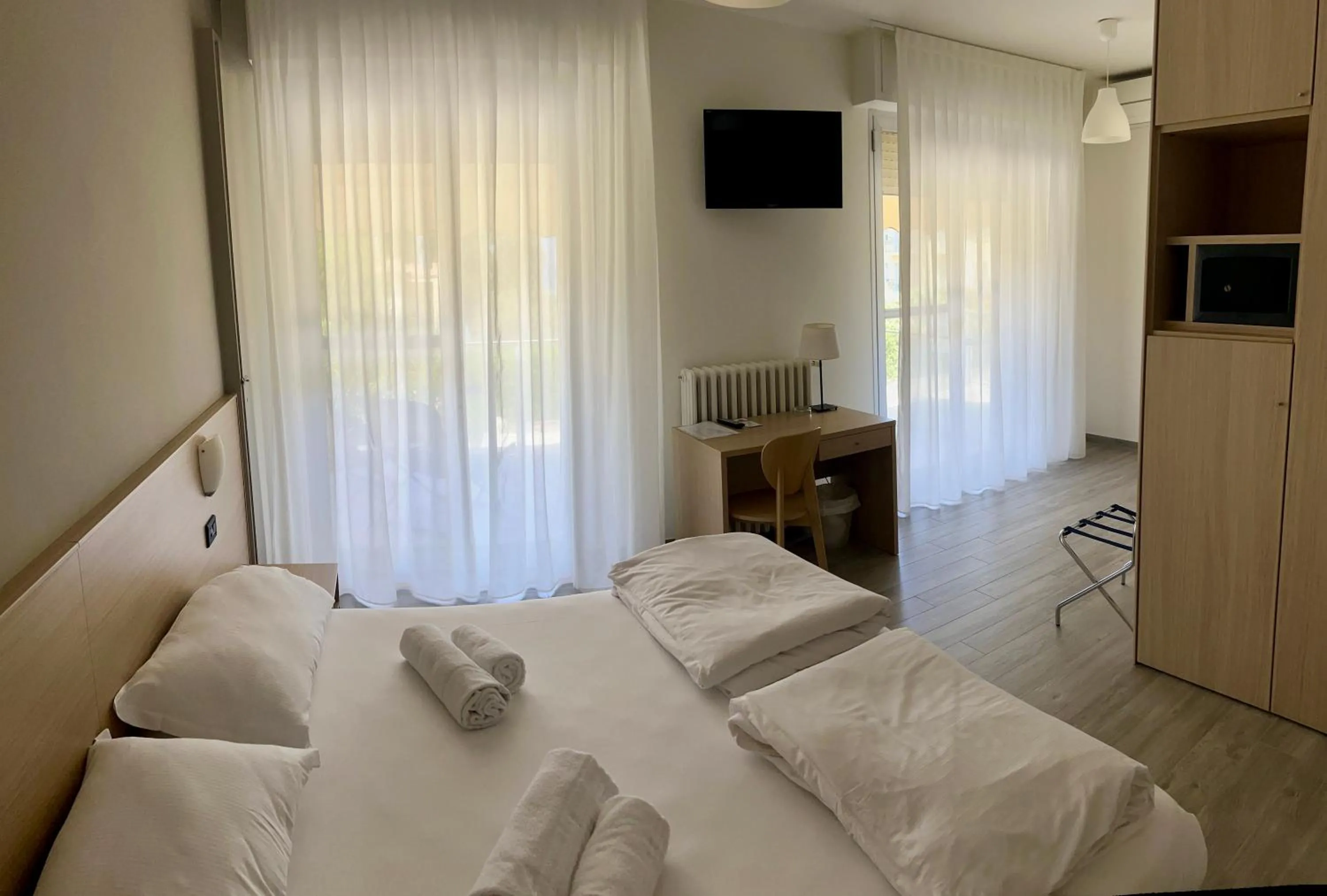 Bed in Hotel Astoria