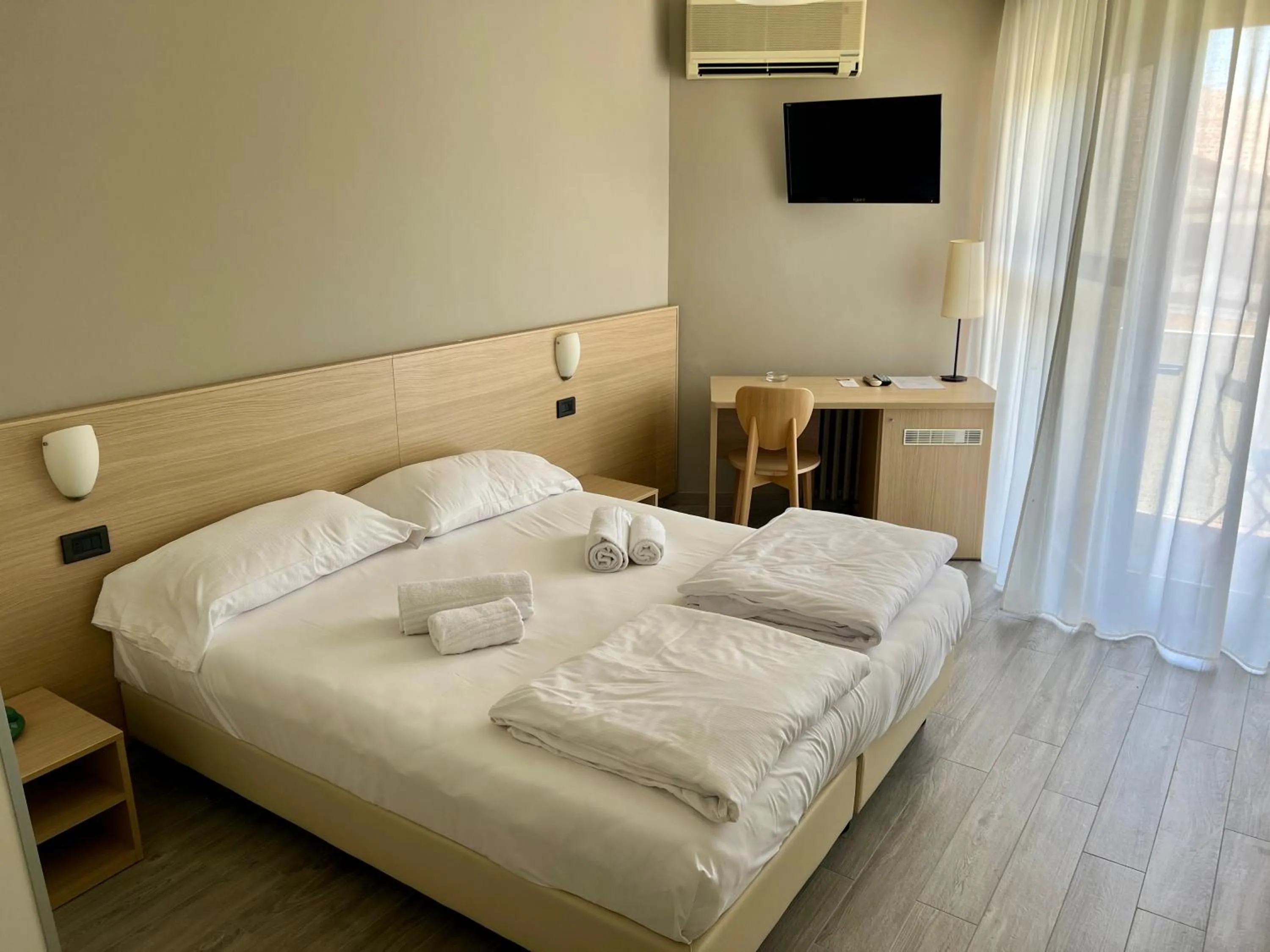 Bed in Hotel Astoria