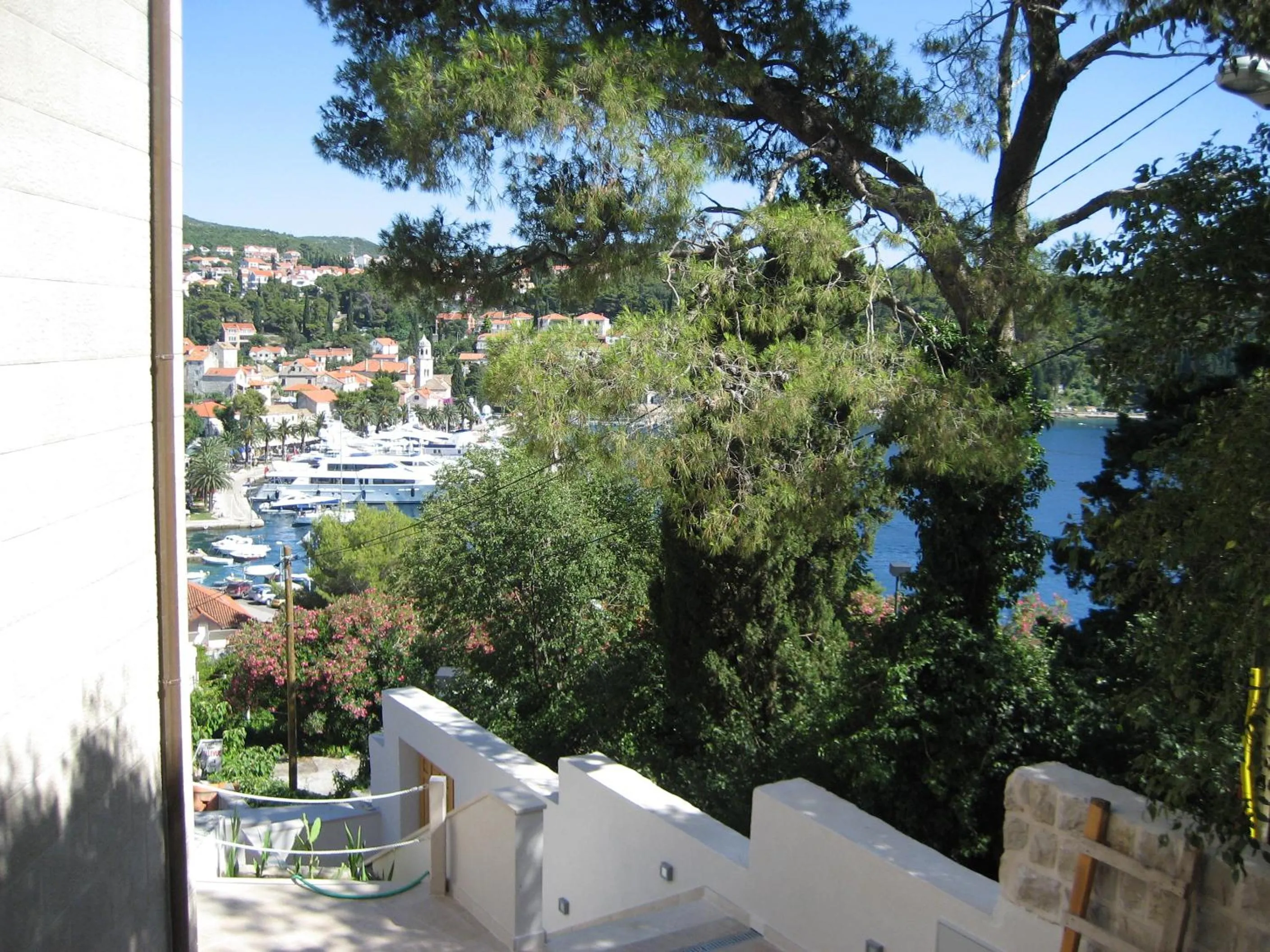 Area and facilities in Villa Rozic