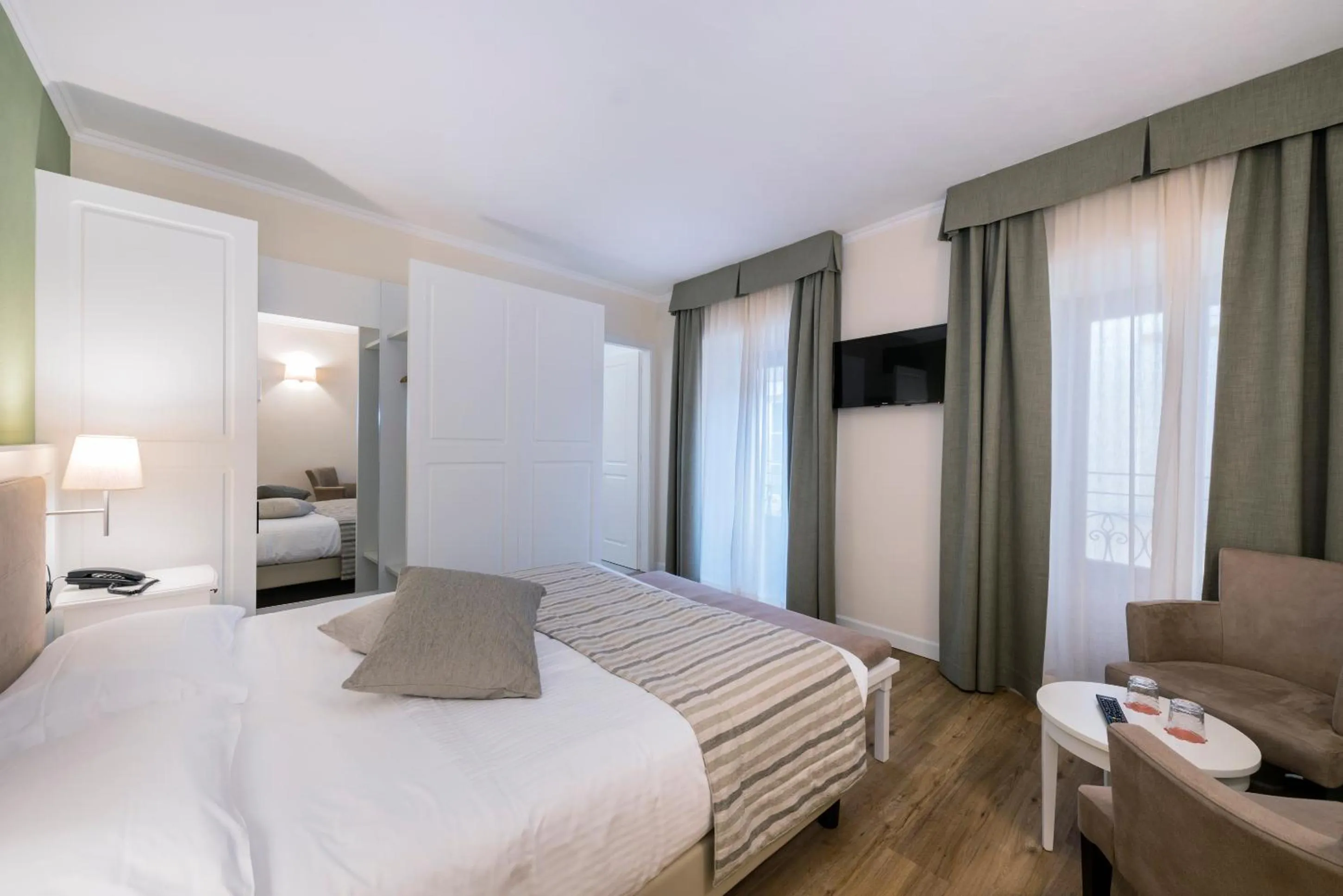 Photo of the whole room, Bed in Hotel Garni Corona