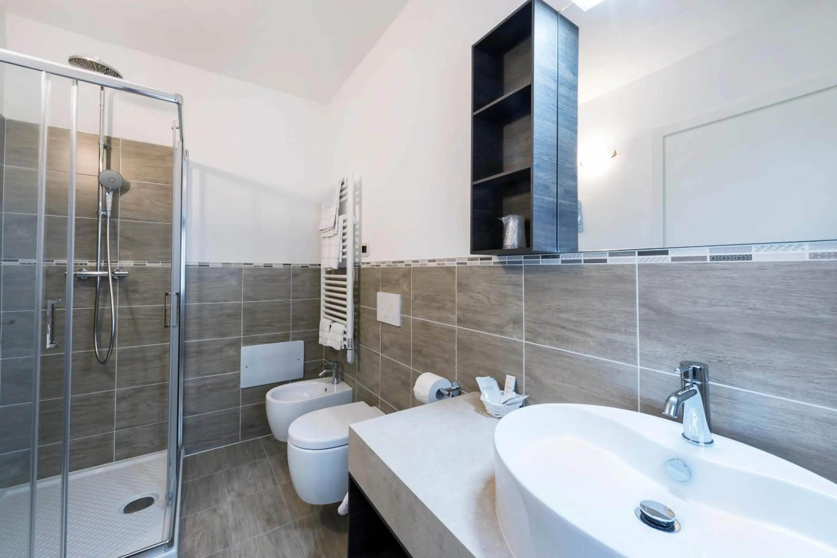 Shower in Hotel Garni Corona