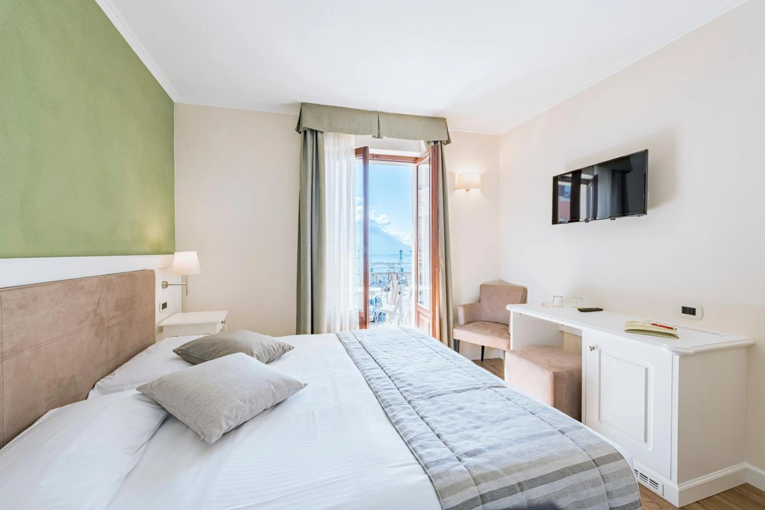 Photo of the whole room, Bed in Hotel Garni Corona