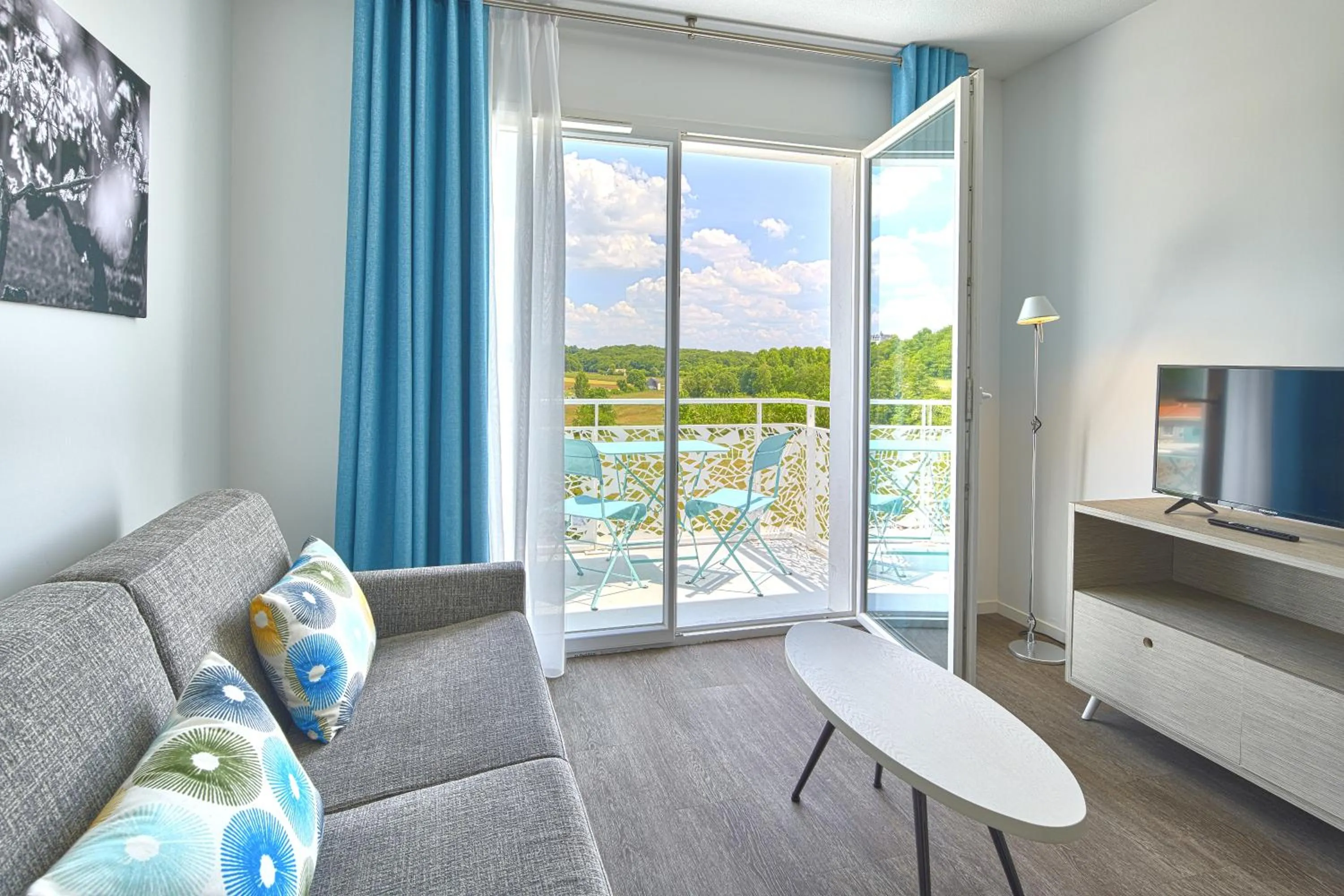 Balcony/Terrace in Résidence Vacances Bleues Les Coteaux de Jonzac