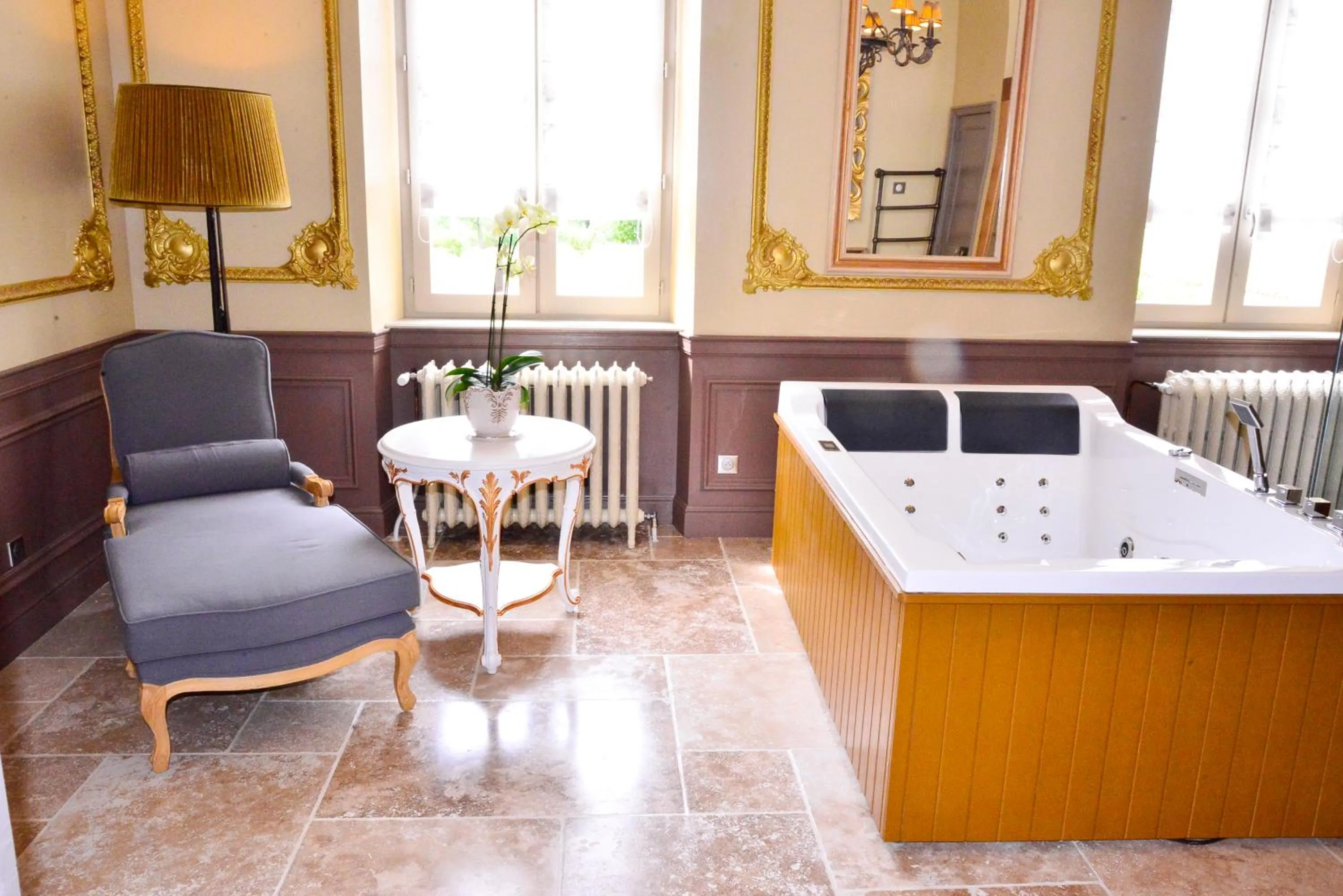 Bathroom in Chateau d'Origny, Chambres d'hotes et Restaurant Gastronomique