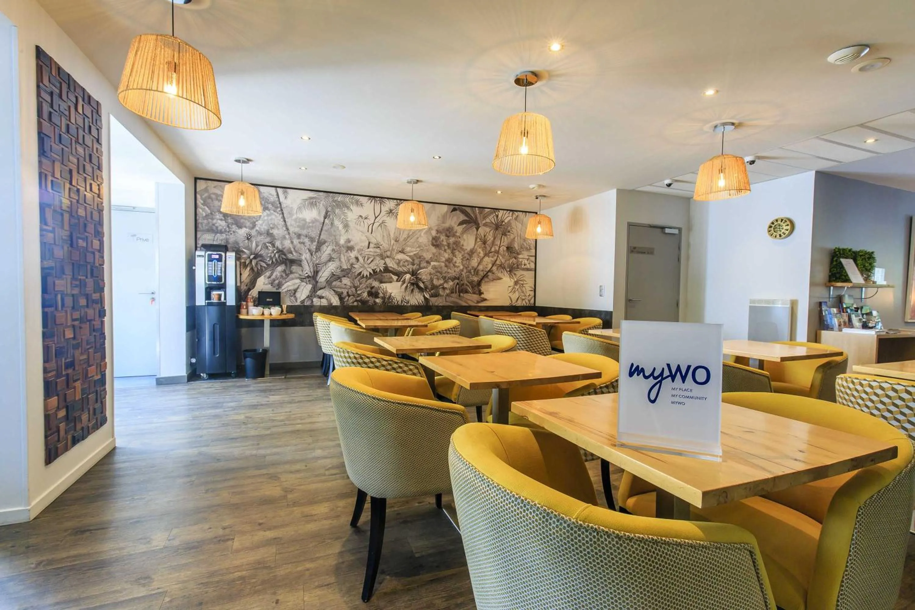 Seating area in Best Western Hôtel Garden and Spa