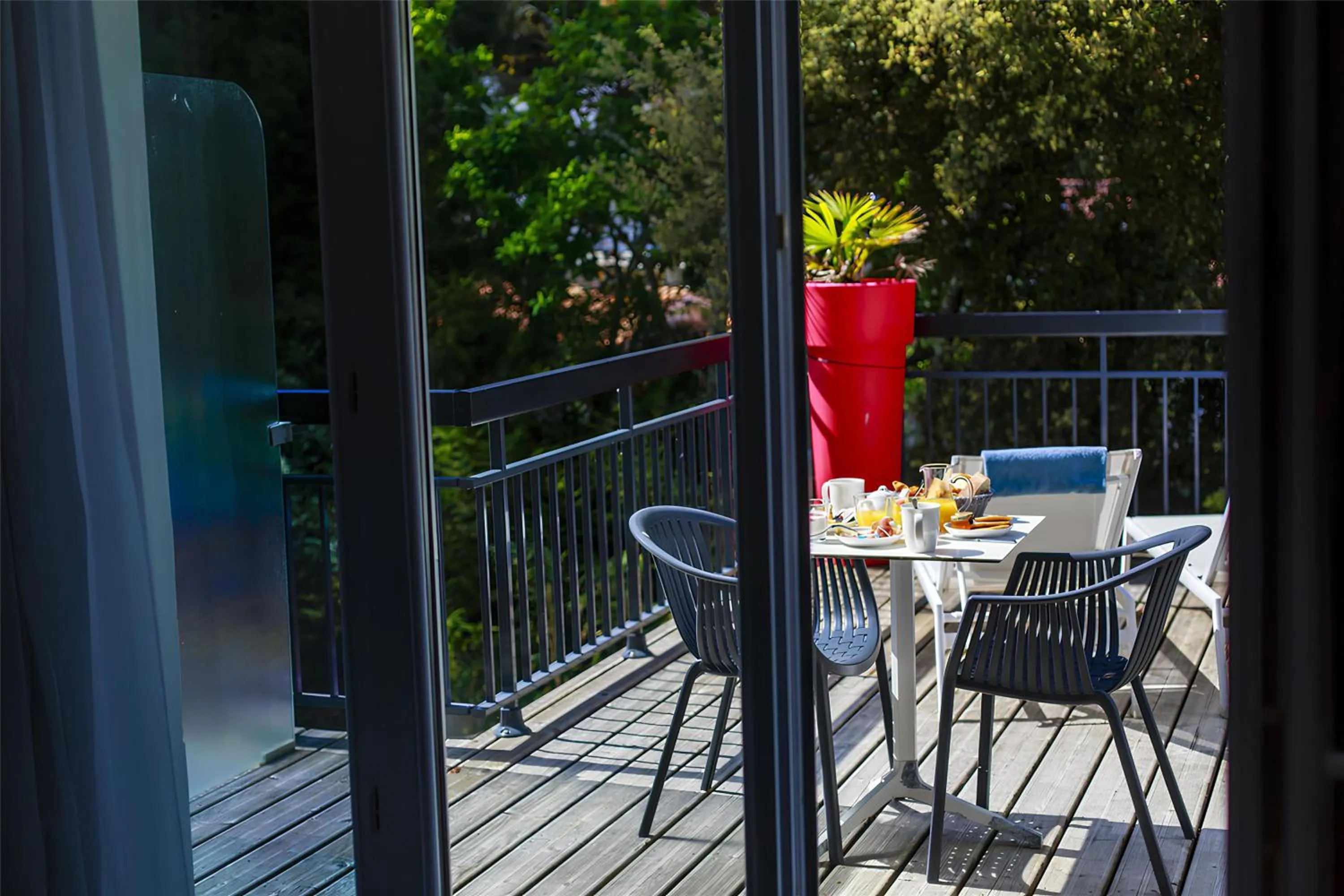 Property building in Best Western Hôtel Garden and Spa