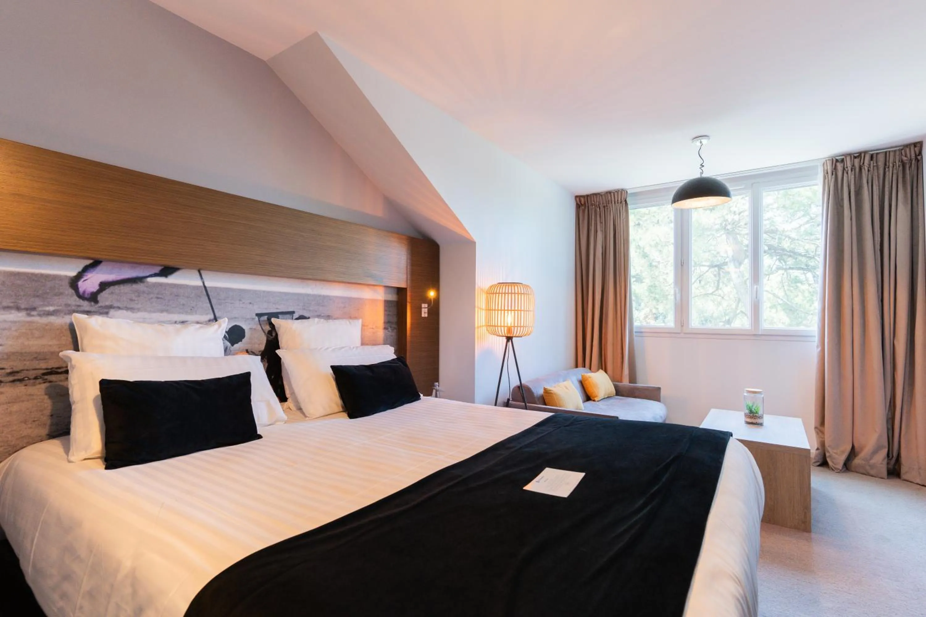 Photo of the whole room, Bed in Best Western Hôtel Garden and Spa