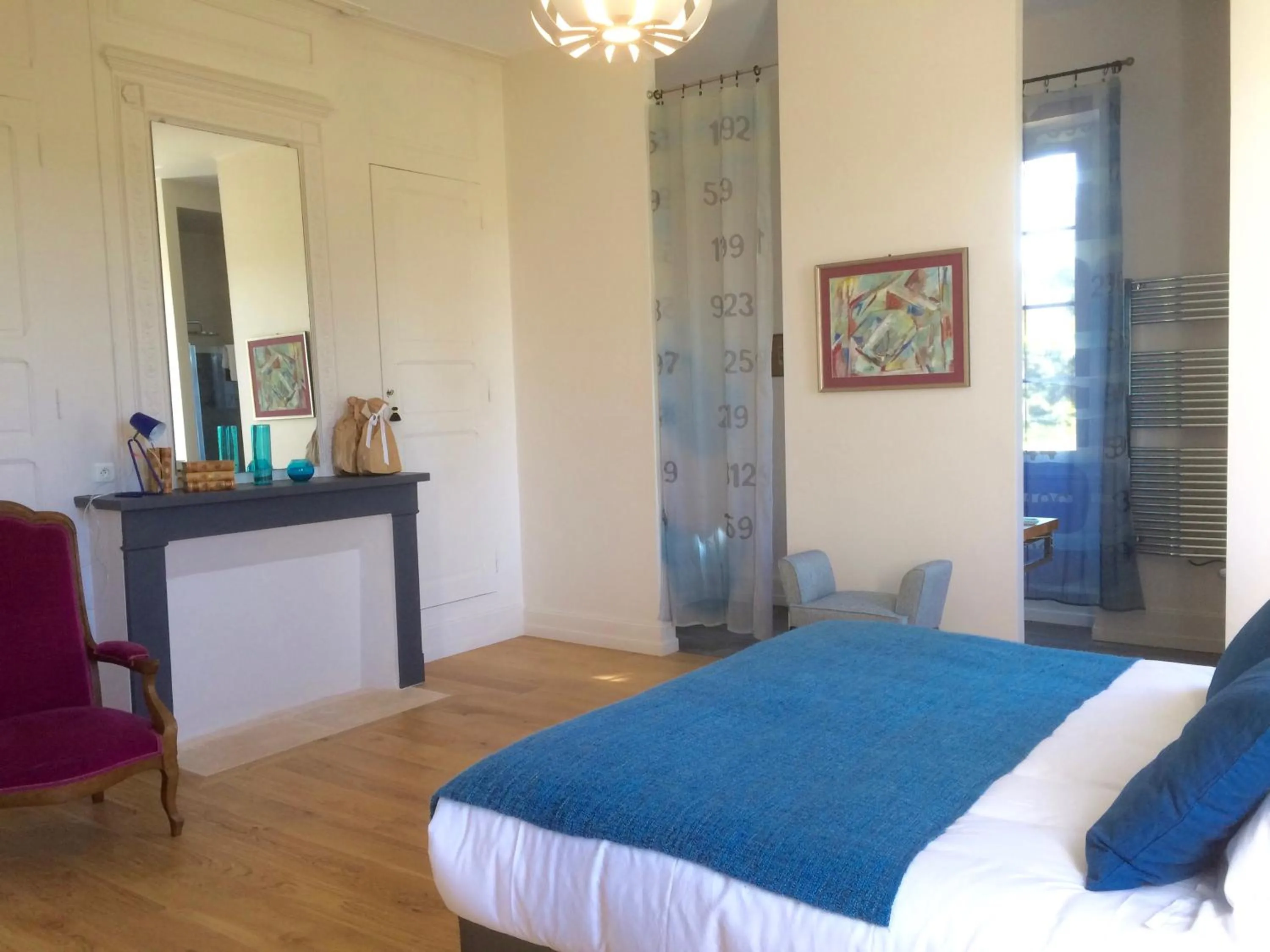 Photo of the whole room, Bed in Villa Marambat