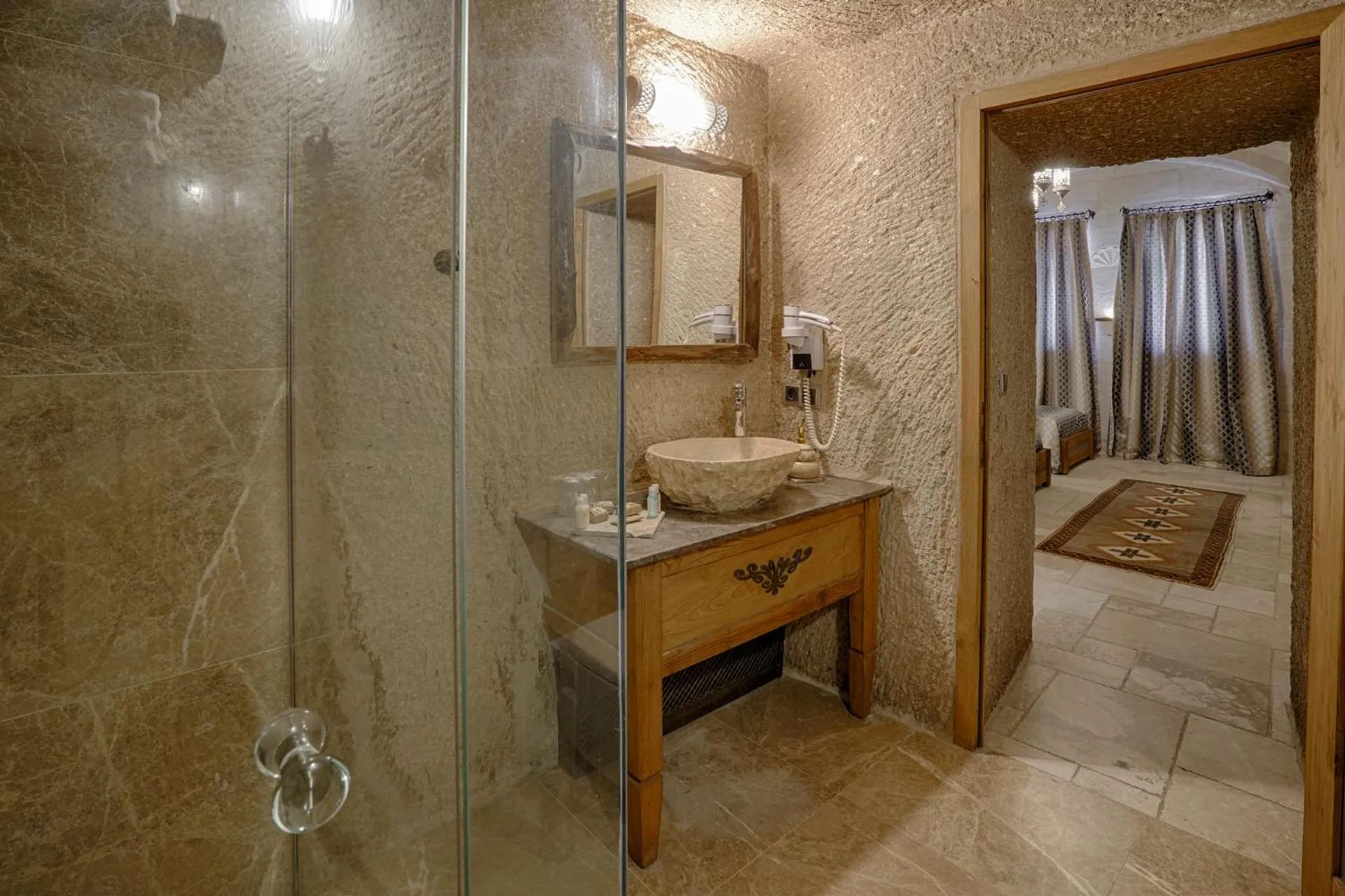 Bathroom in Hera Cave Suites