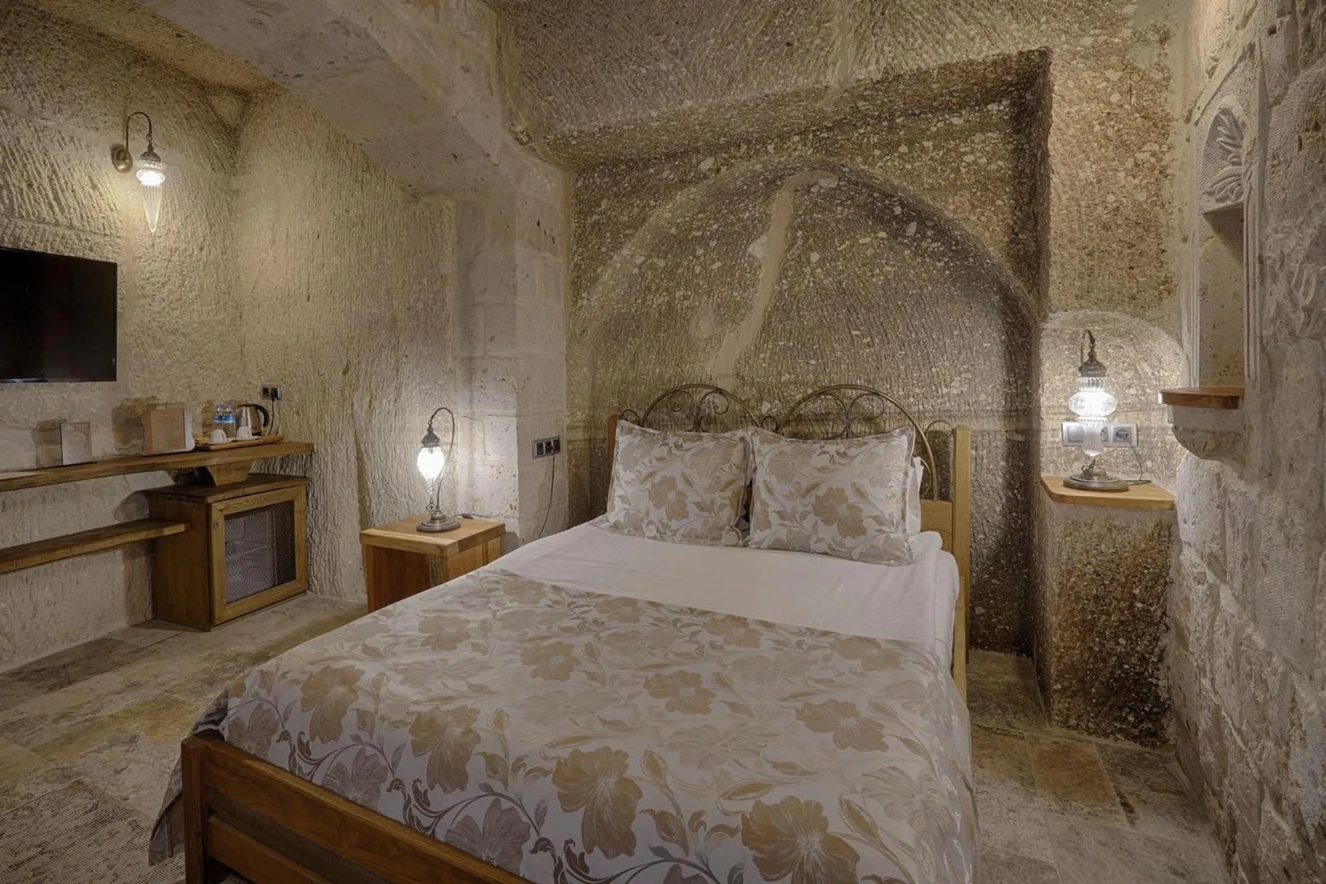 Bedroom, Bed in Hera Cave Suites