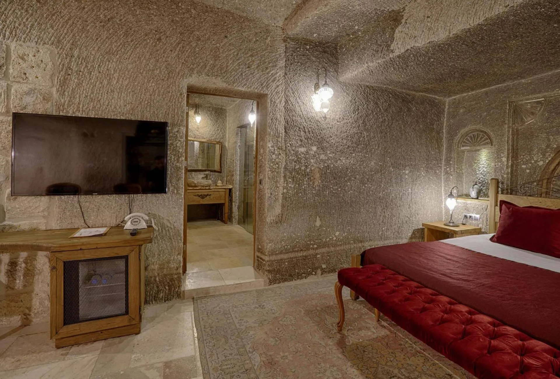 Bedroom, Bed in Hera Cave Suites