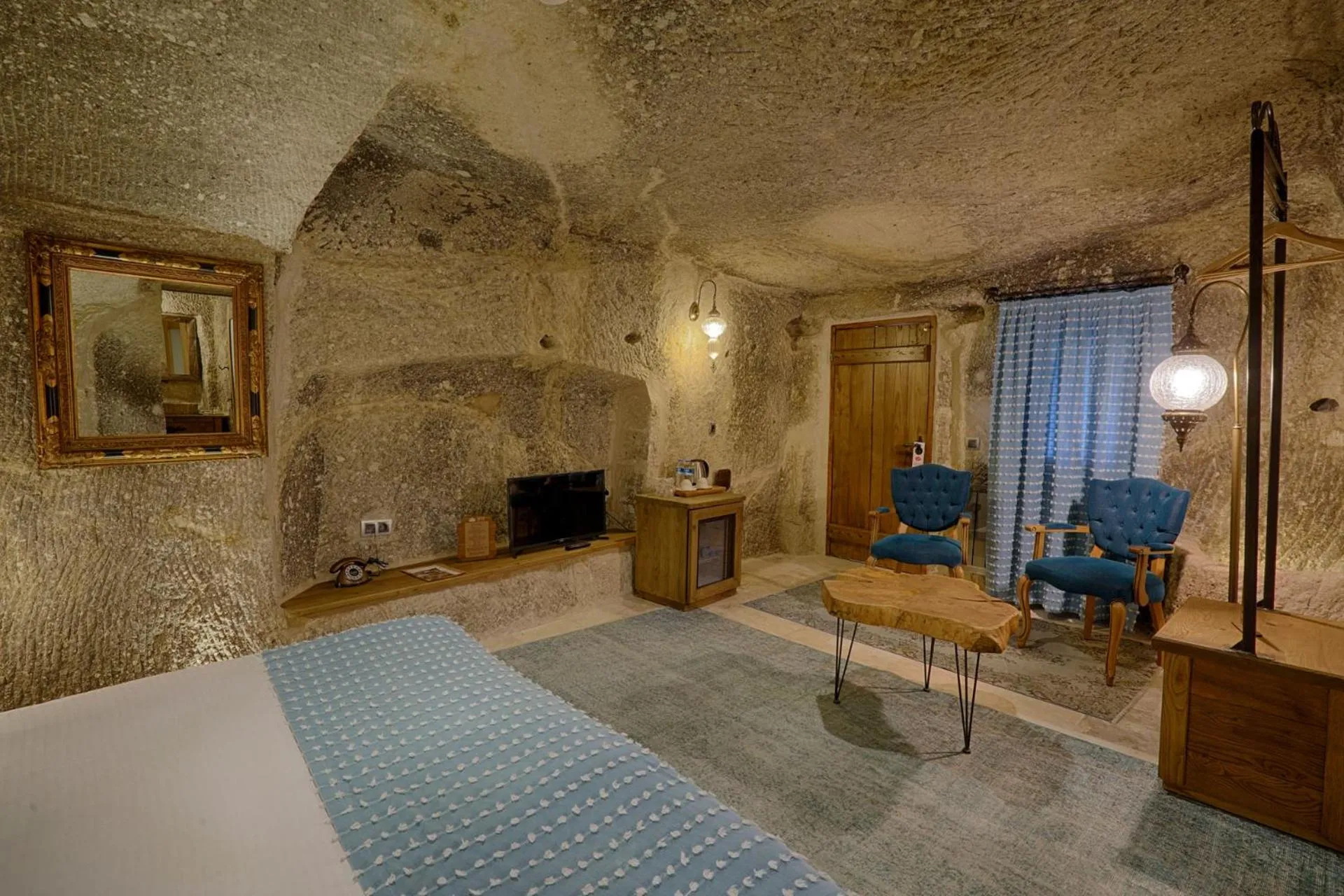 Bedroom, Bed in Hera Cave Suites