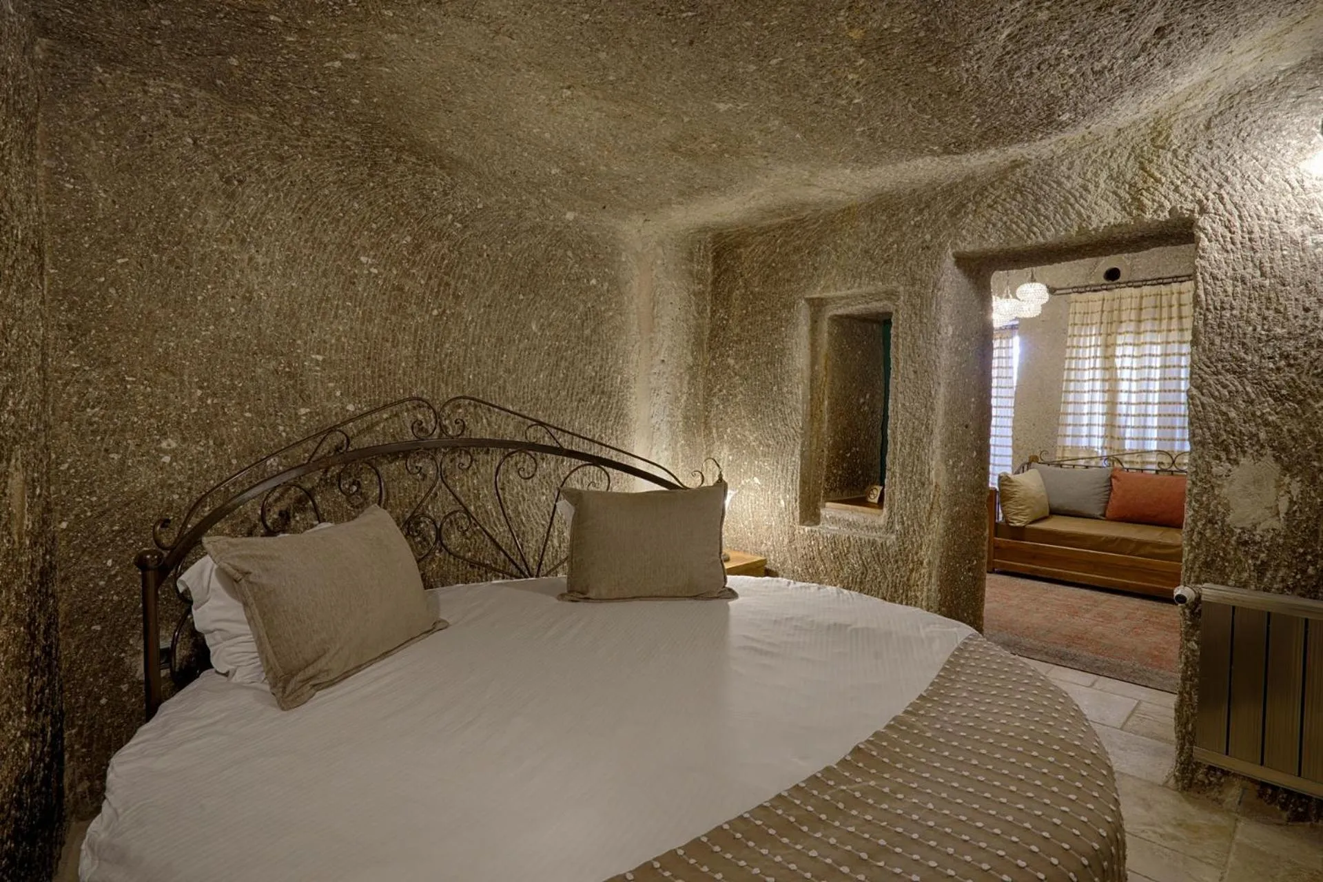 Bedroom, Bed in Hera Cave Suites