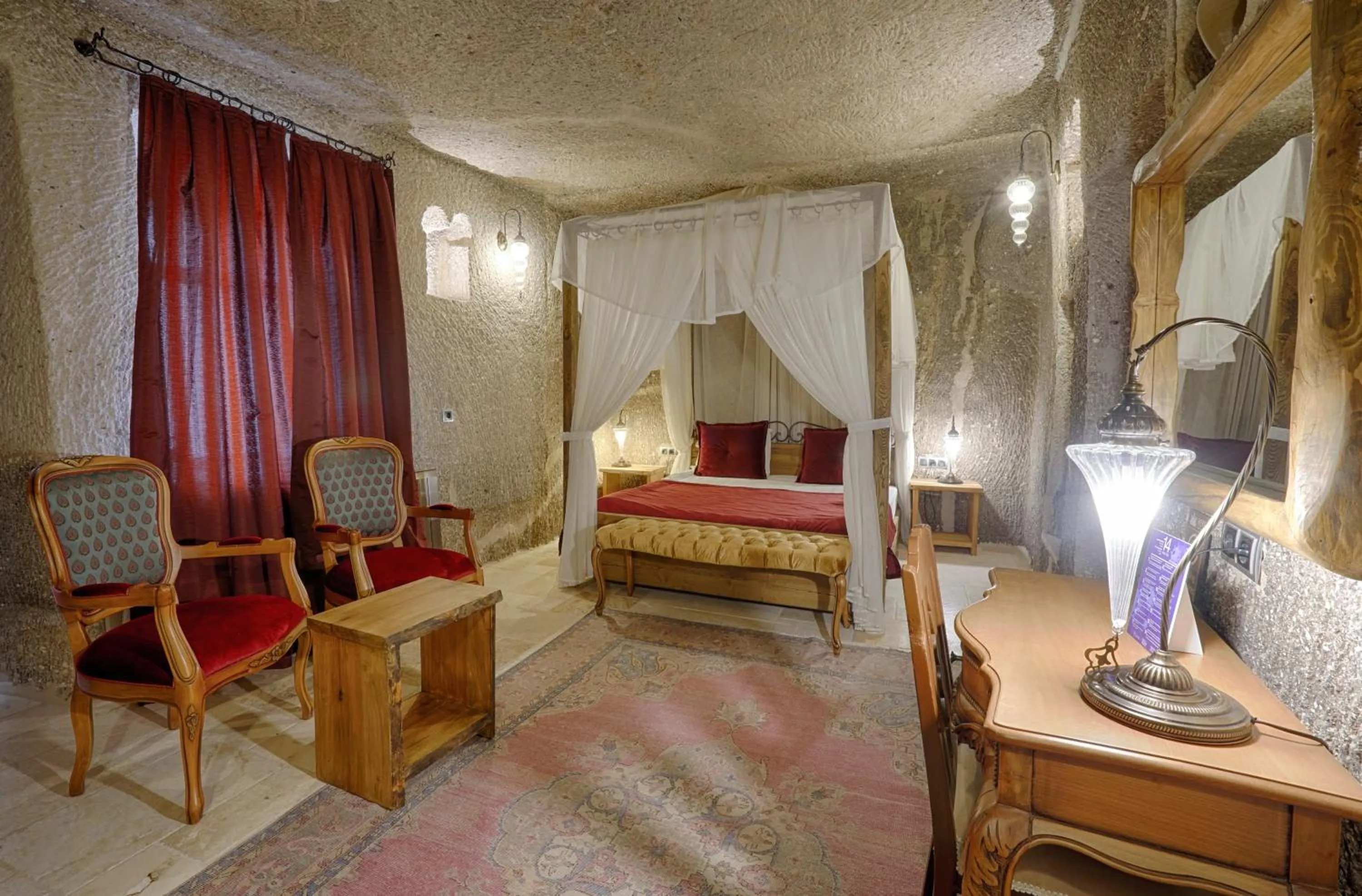 Photo of the whole room, Bed in Hera Cave Suites