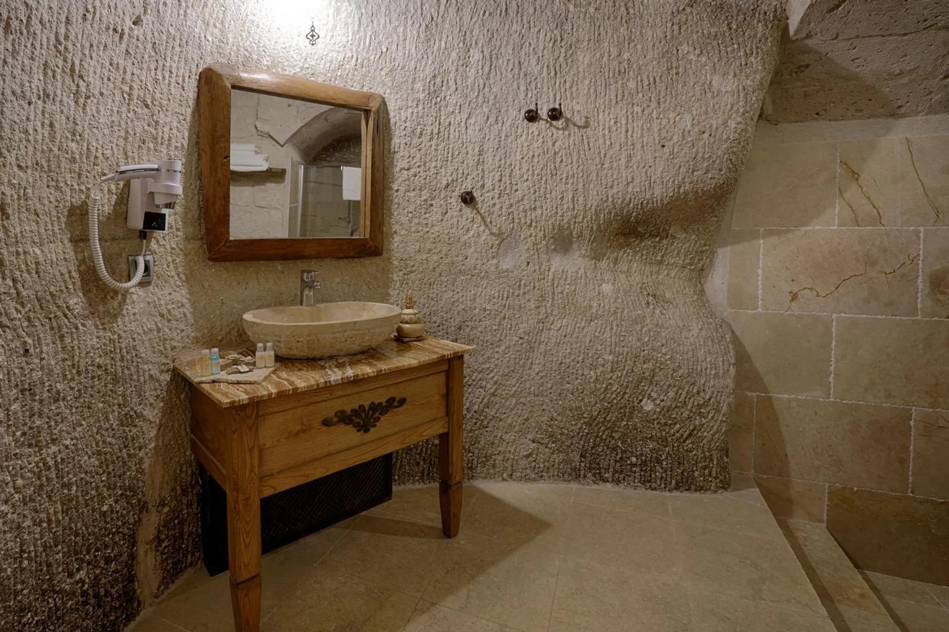 Bathroom in Hera Cave Suites