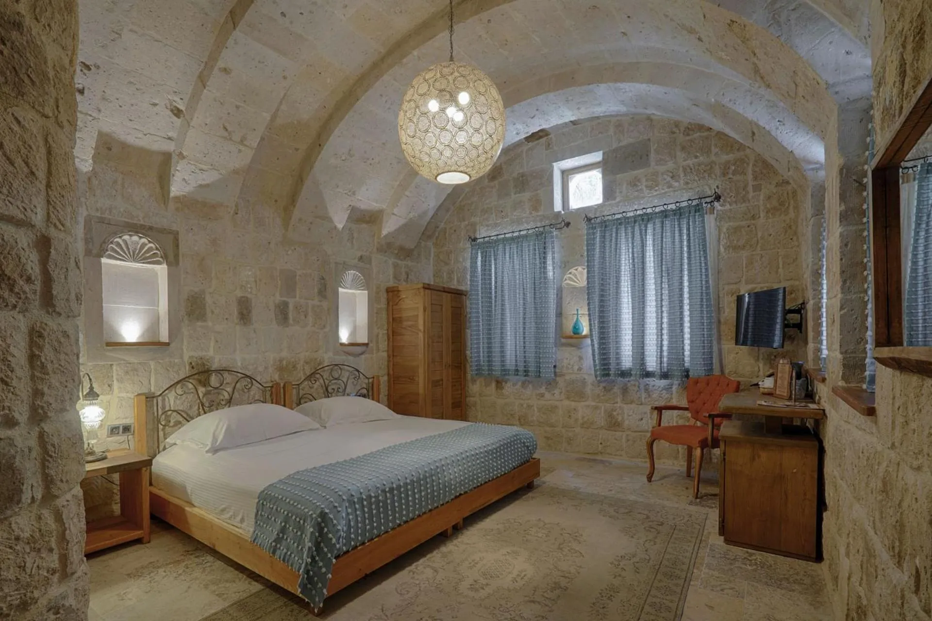 Bedroom, Bed in Hera Cave Suites