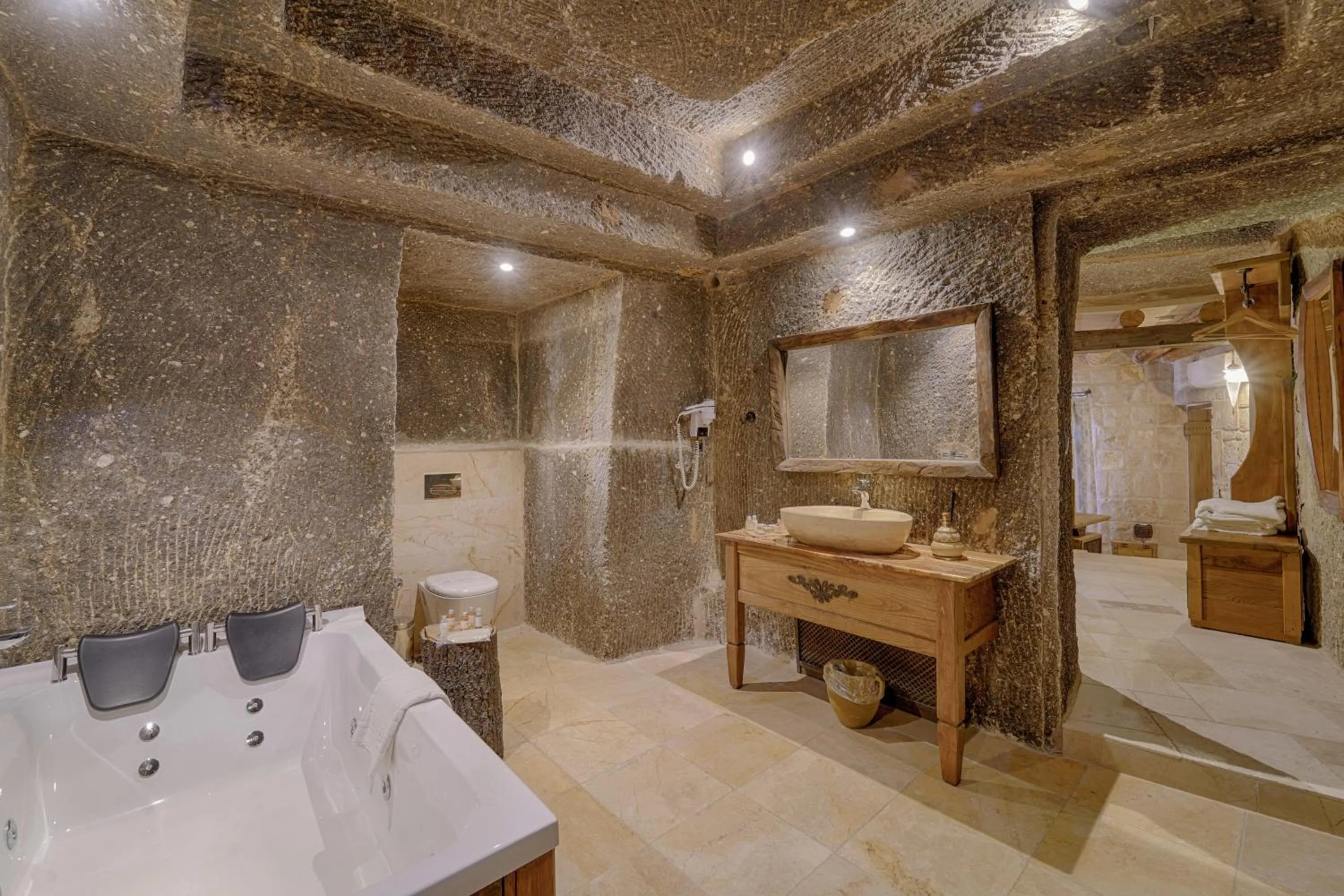 Bathroom in Hera Cave Suites